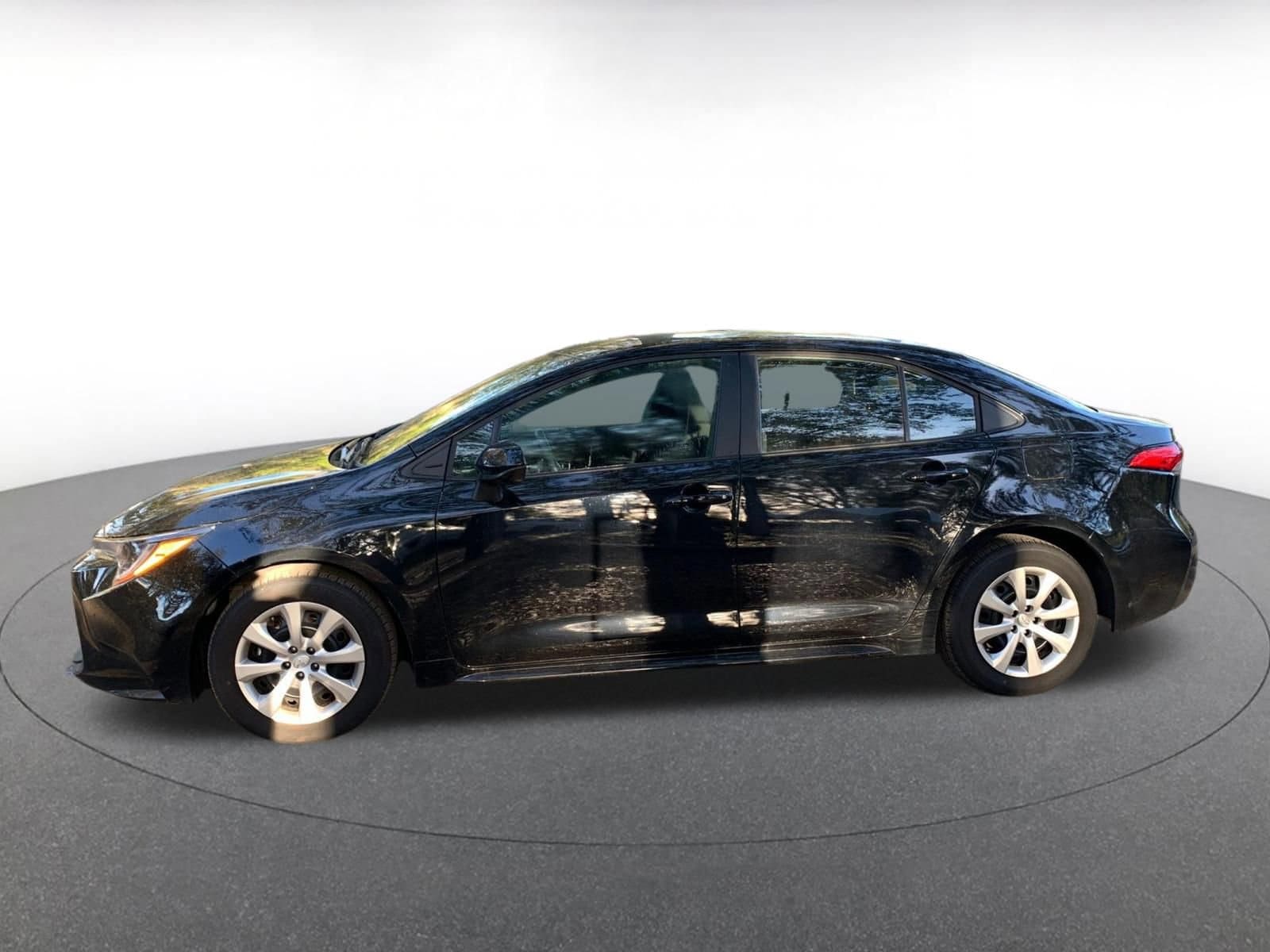 Thumbnail: 2025 Toyota Corolla - 4