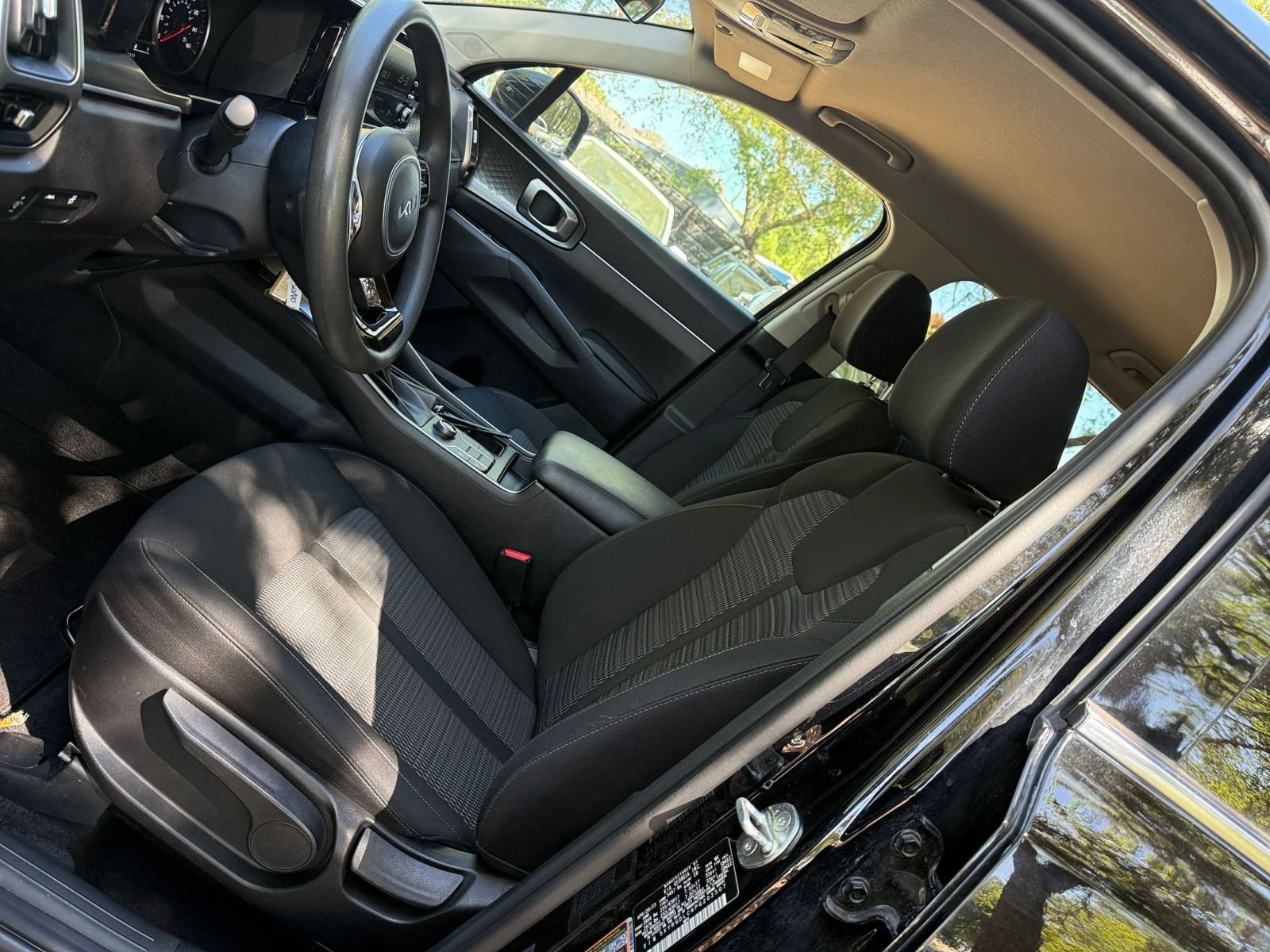 Thumbnail: 2023 Kia Sorento - 23