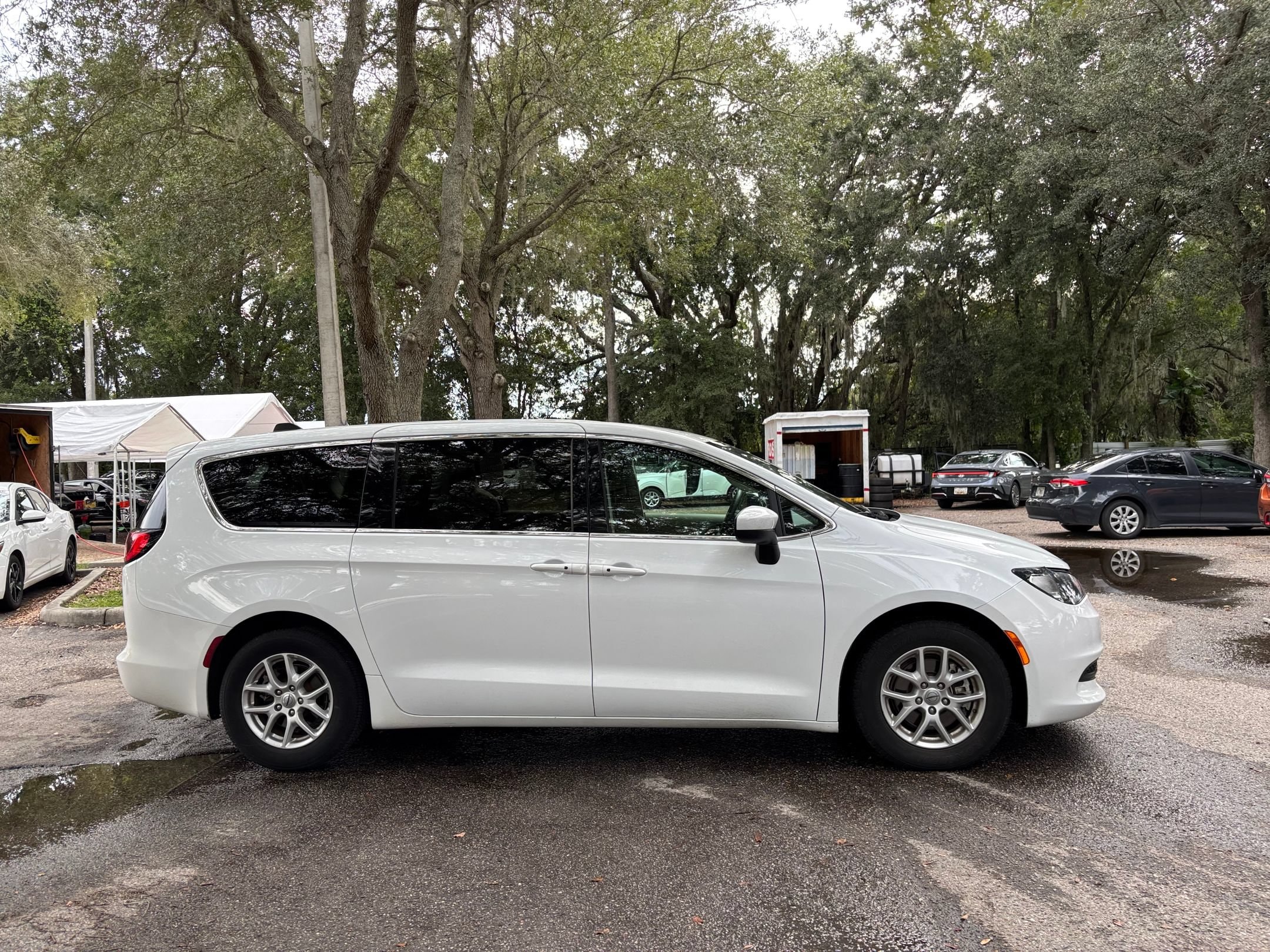 Thumbnail: 2023 Chrysler Voyager - 12