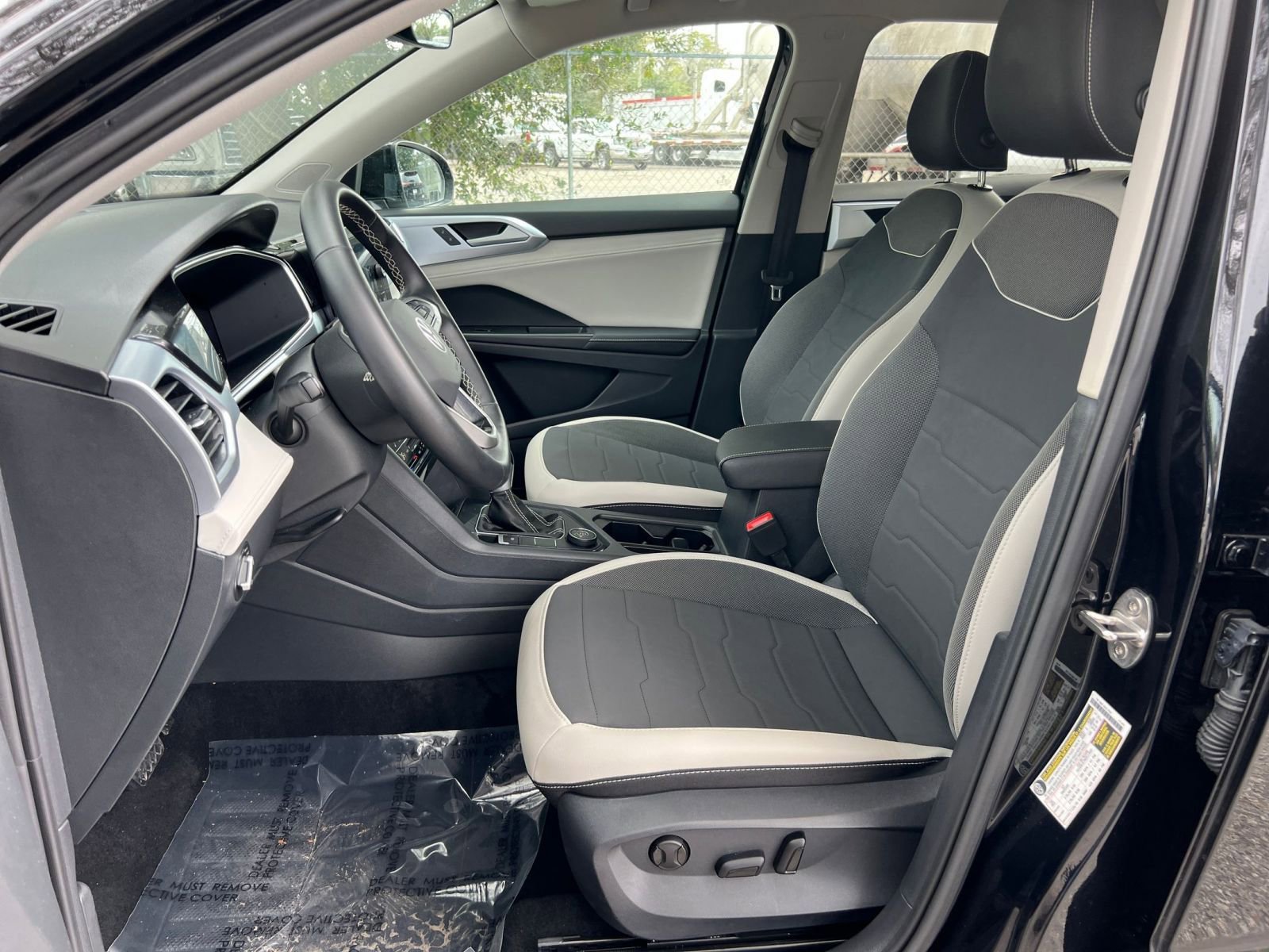 Thumbnail: 2025 Volkswagen Taos - 21