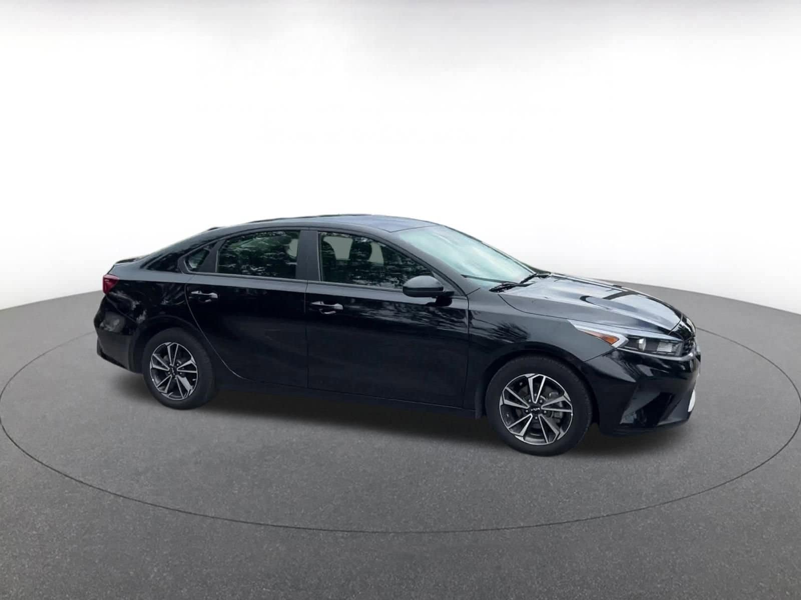 Thumbnail: 2024 Kia Forte - 2