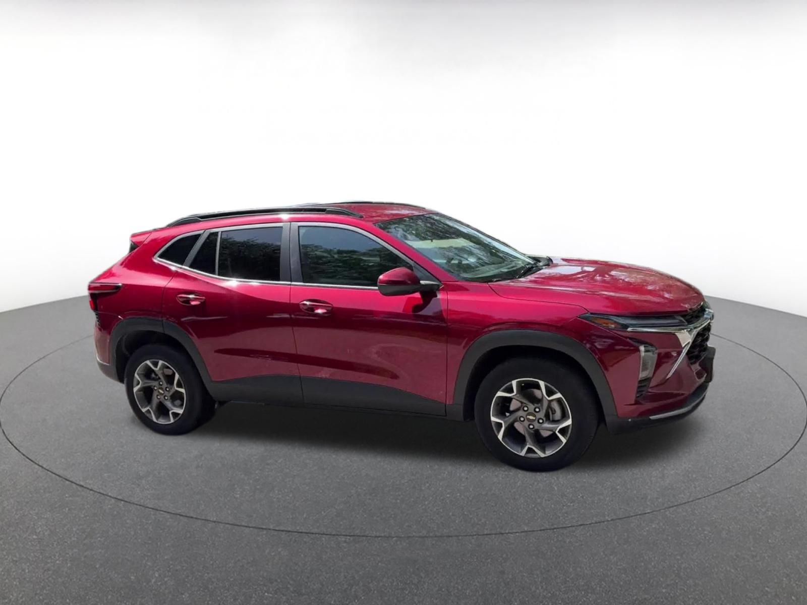 Thumbnail: 2025 Chevrolet Trax - 2
