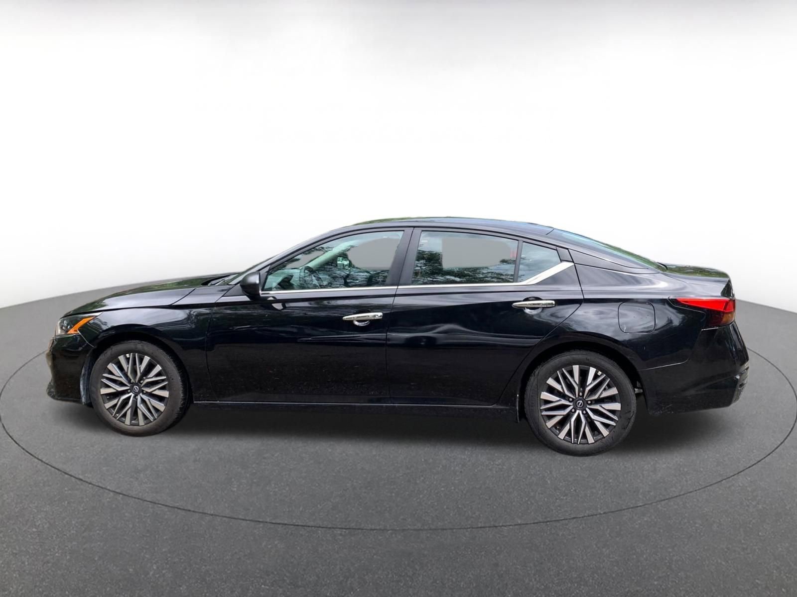 Thumbnail: 2025 Nissan Altima - 4