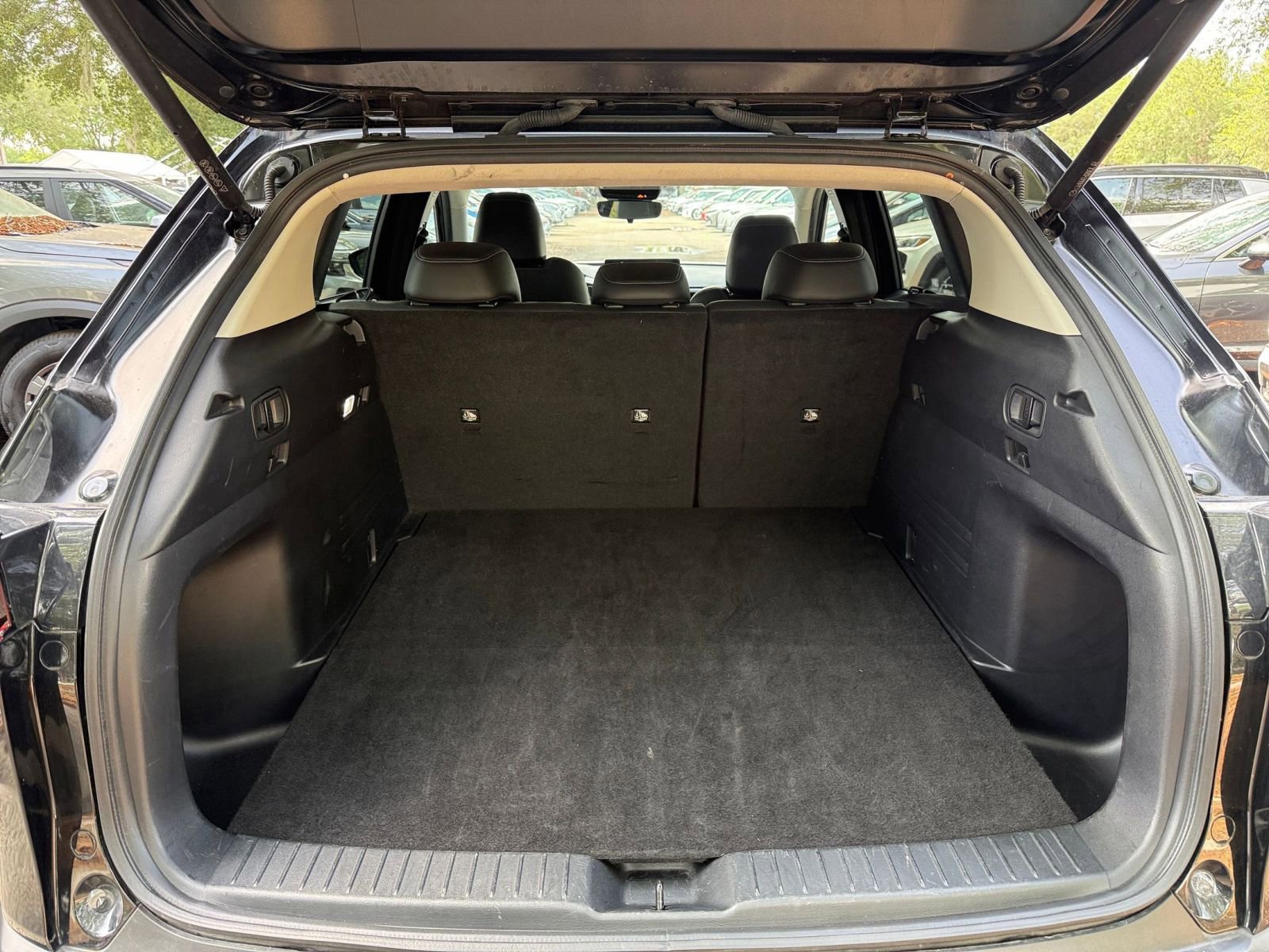 Thumbnail: 2025 Mazda CX-50 - 30