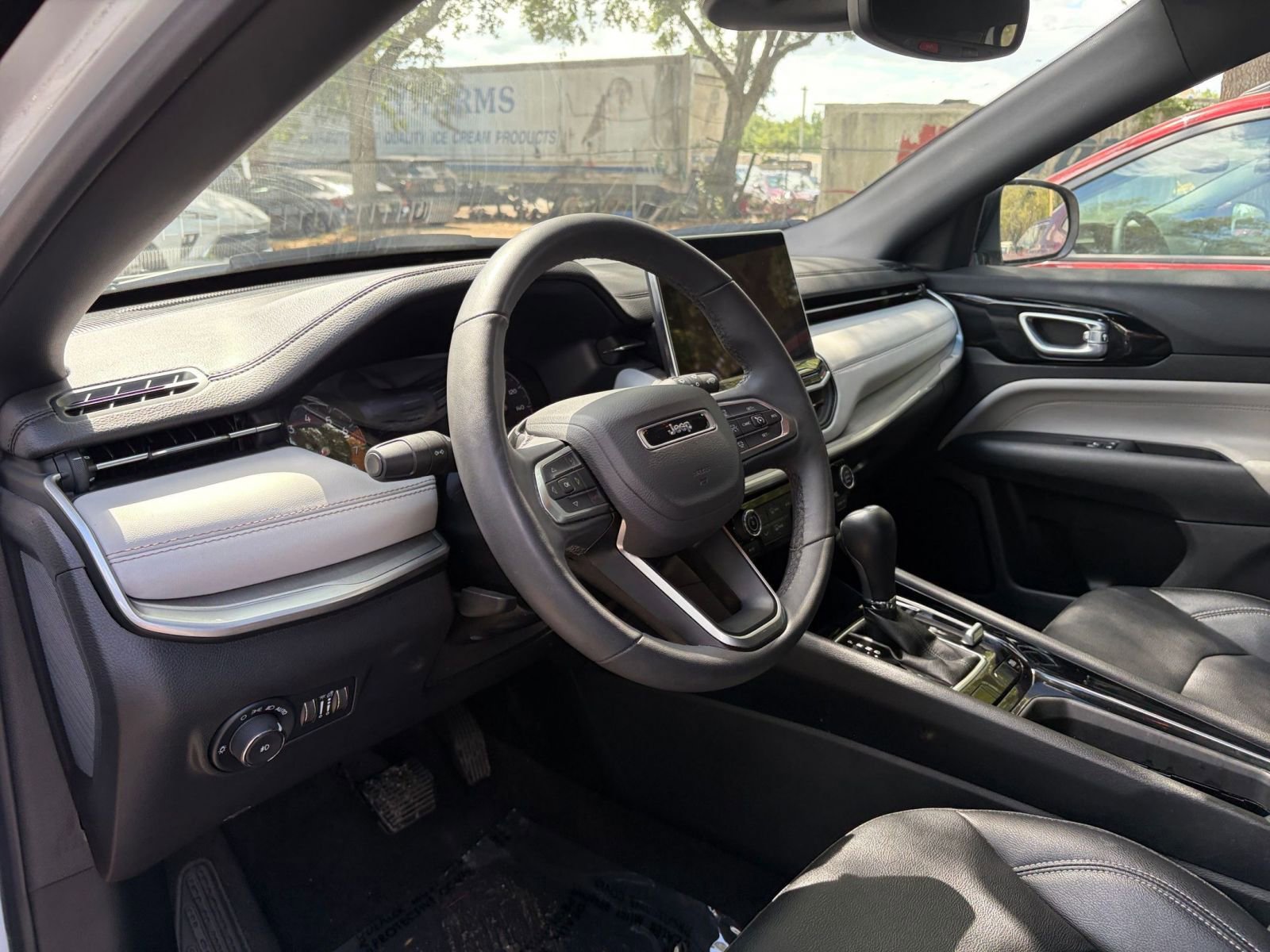 Thumbnail: 2025 Jeep Compass - 34