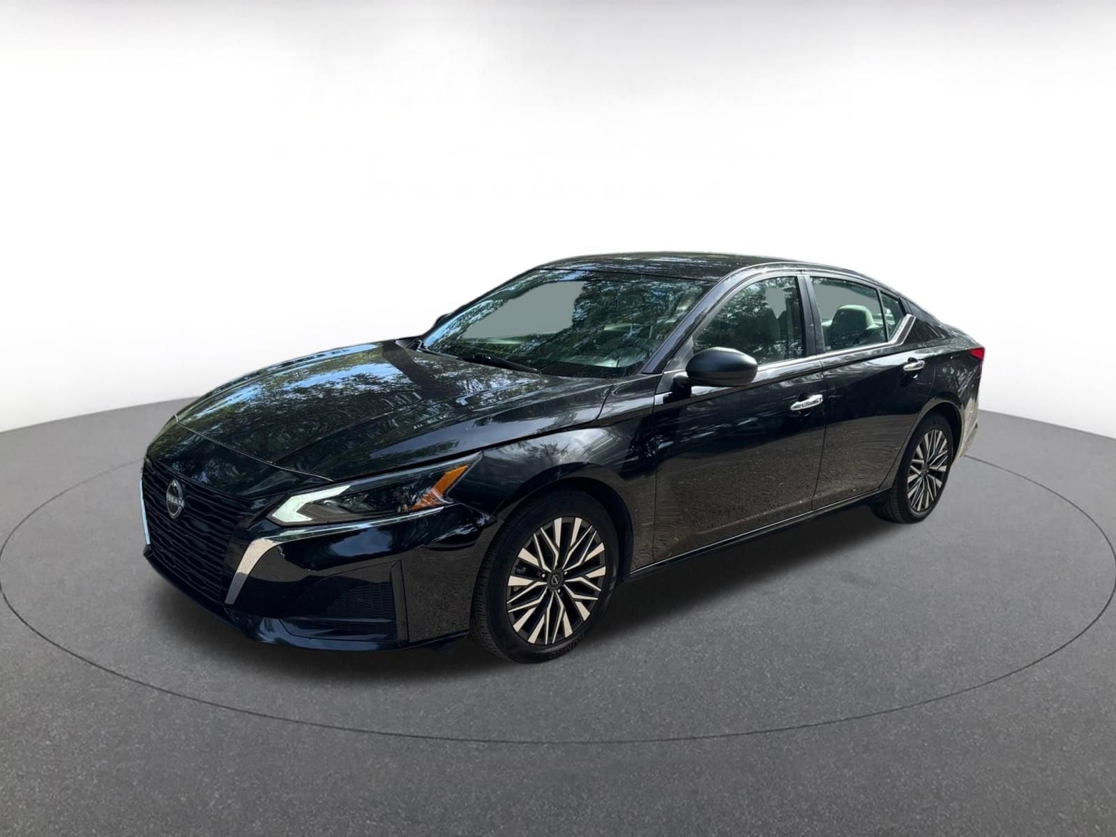 Thumbnail: 2025 Nissan Altima - 3