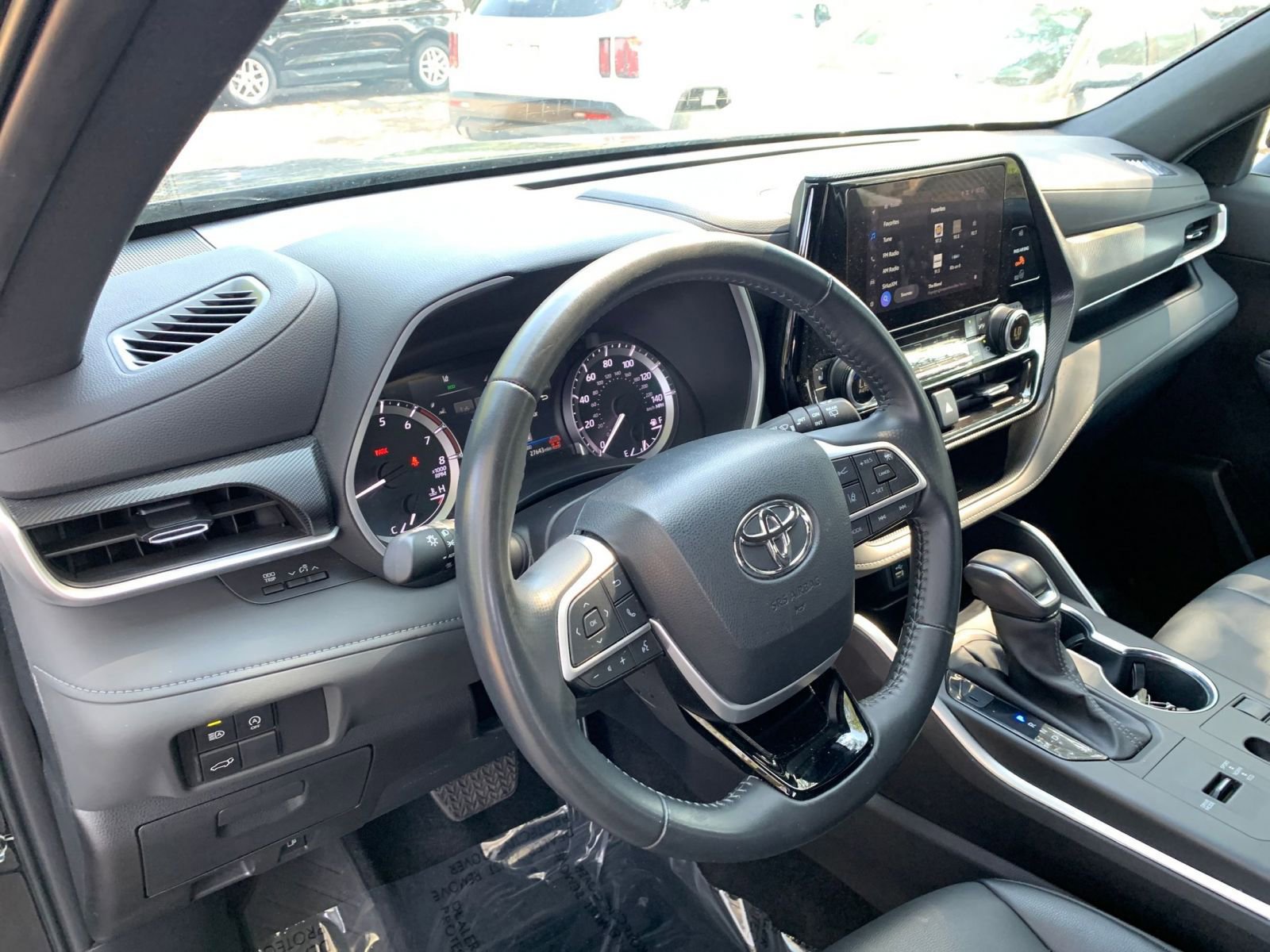 Thumbnail: 2024 Toyota Highlander - 29