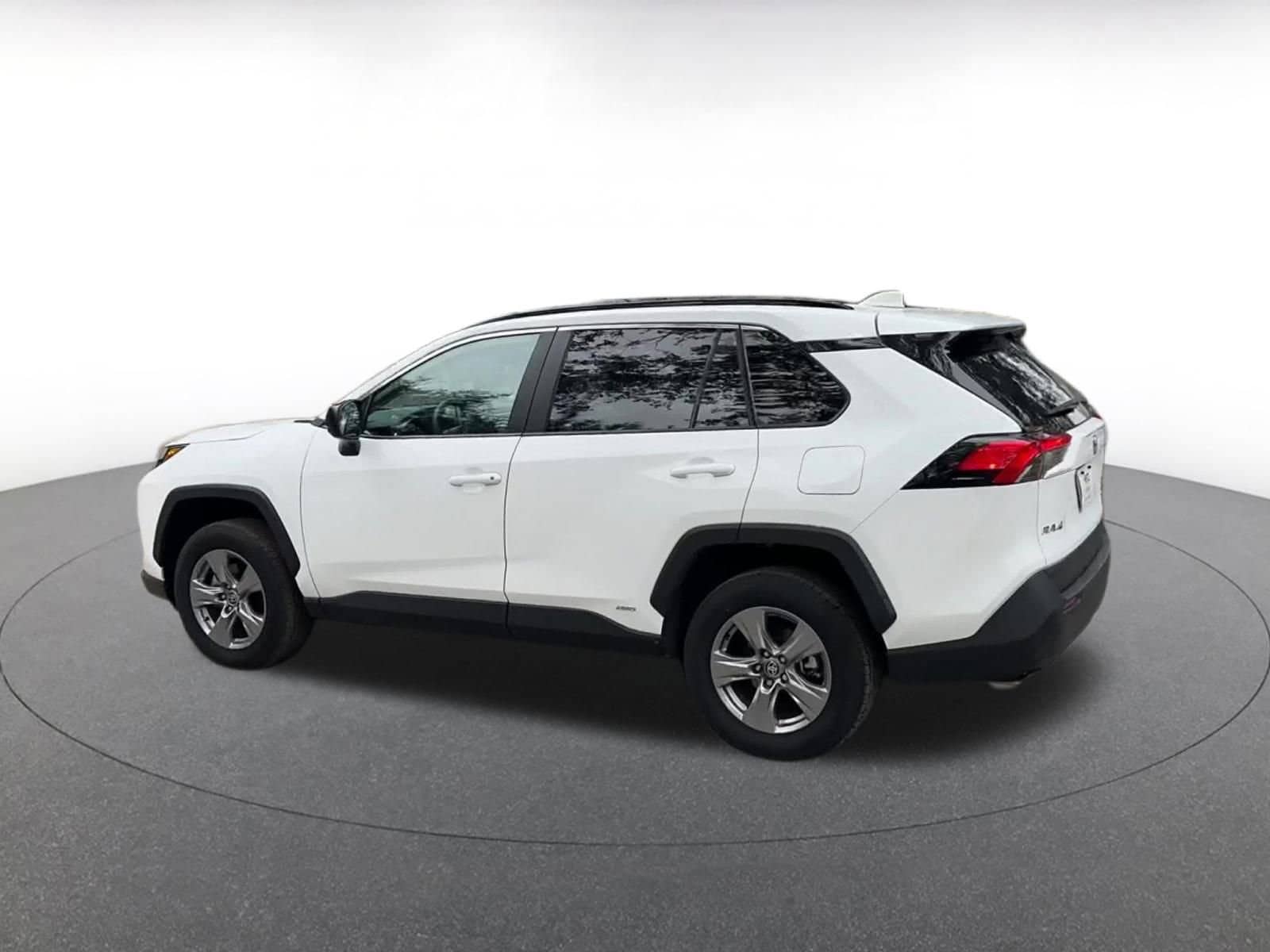 Thumbnail: 2025 Toyota RAV4 - 10