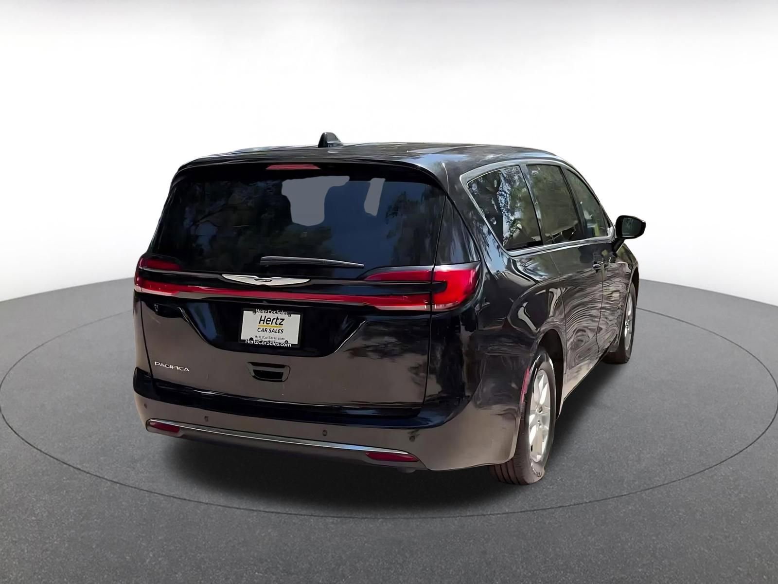 Thumbnail: 2024 Chrysler Pacifica - 14