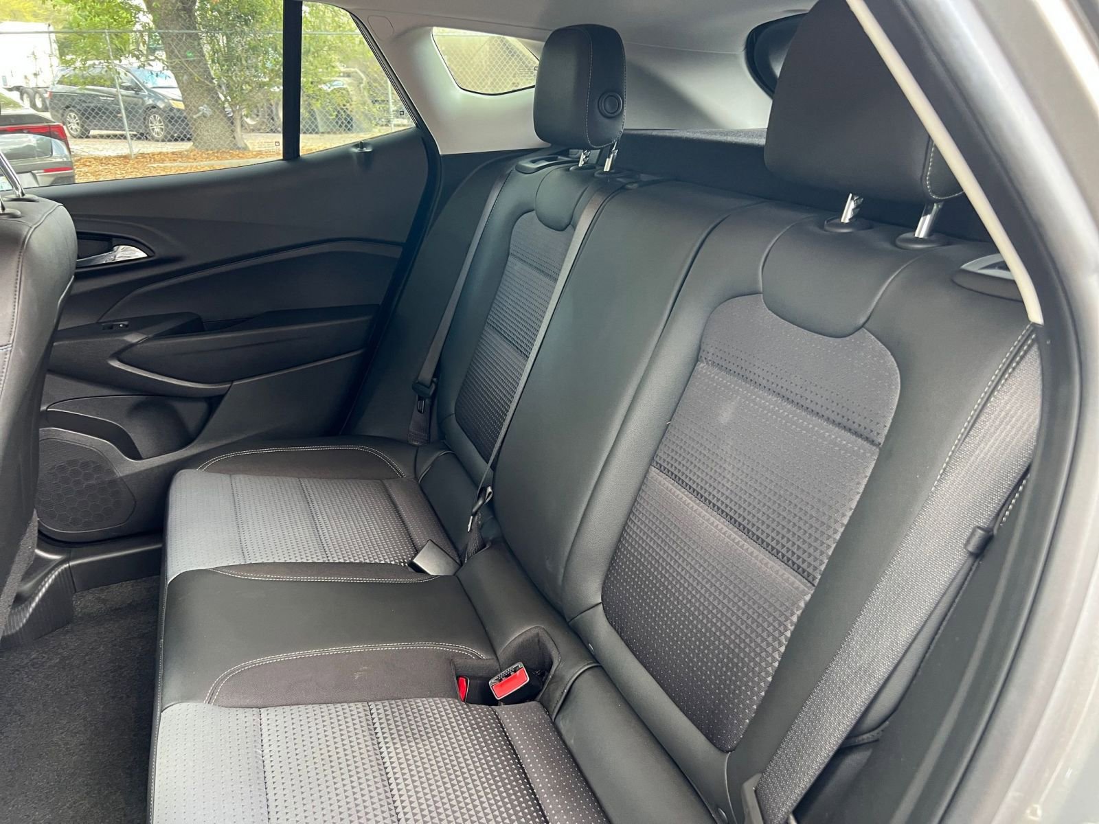 Thumbnail: 2025 Chevrolet Trax - 34