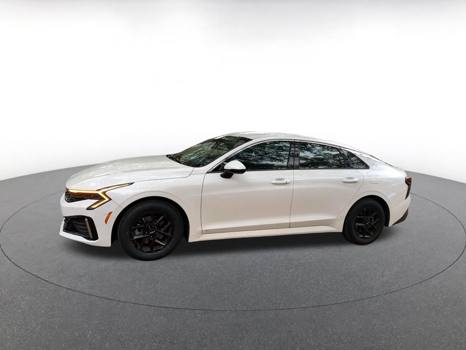 Thumbnail: 2025 Kia K5 - 4