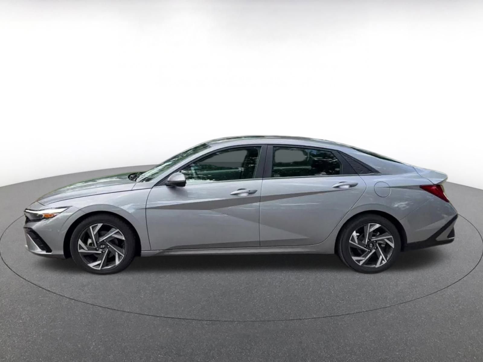 Thumbnail: 2025 Hyundai Elantra - 9