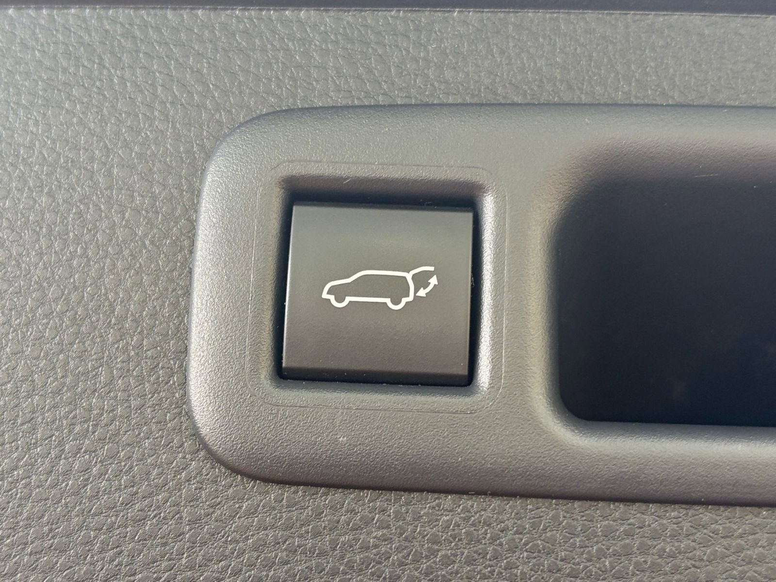 Thumbnail: 2025 Toyota Highlander - 24