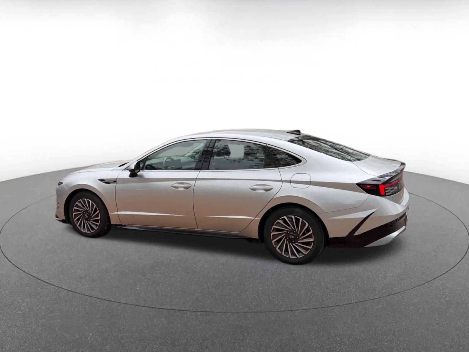 Thumbnail: 2025 Hyundai Sonata - 10