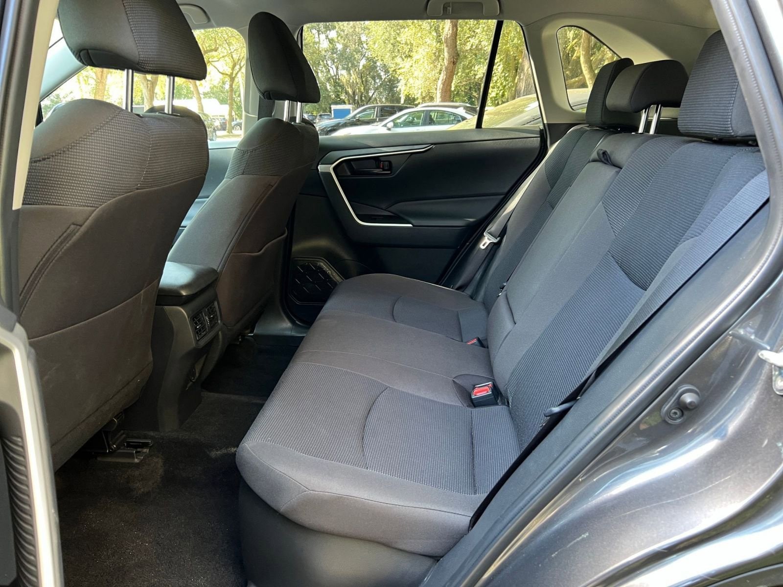 Thumbnail: 2025 Toyota RAV4 - 33