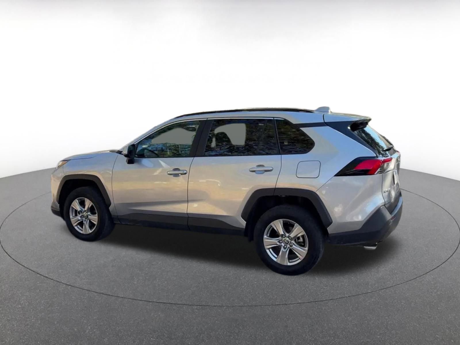 Thumbnail: 2025 Toyota RAV4 - 10