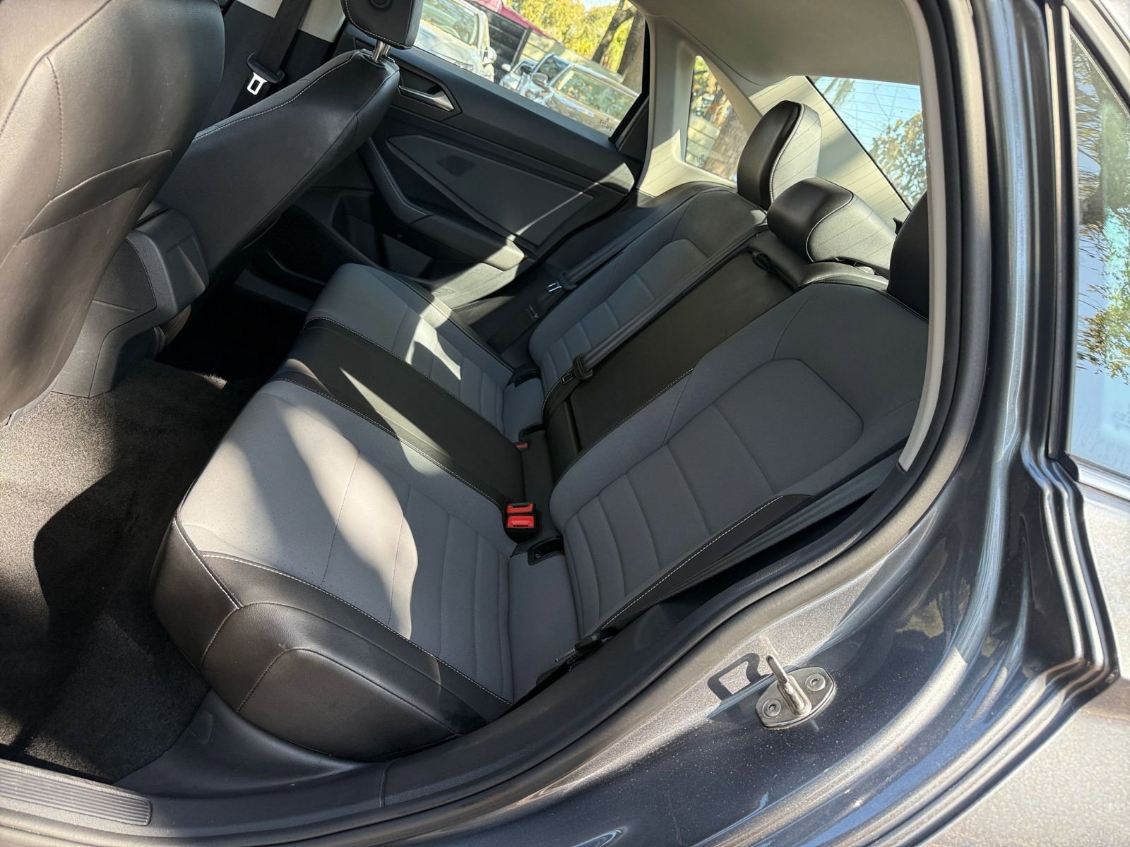 Thumbnail: 2025 Volkswagen Jetta - 21