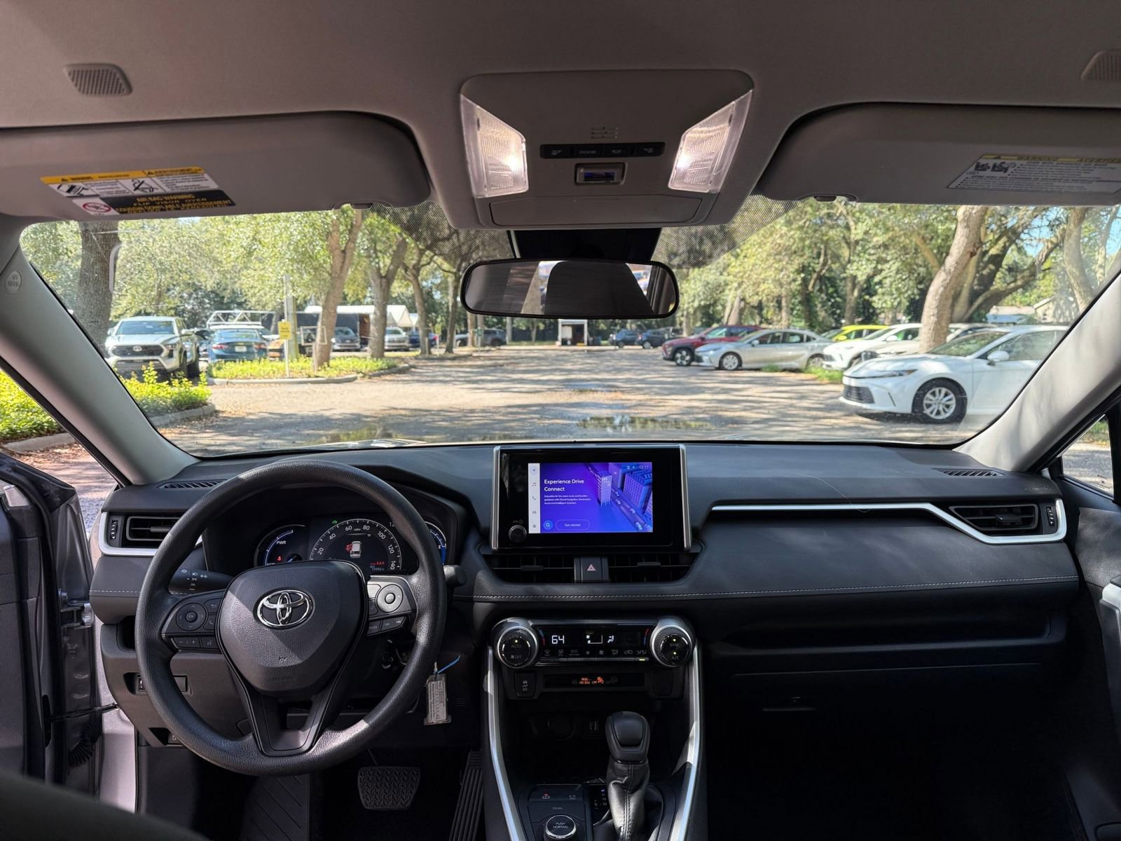 Thumbnail: 2025 Toyota RAV4 - 27