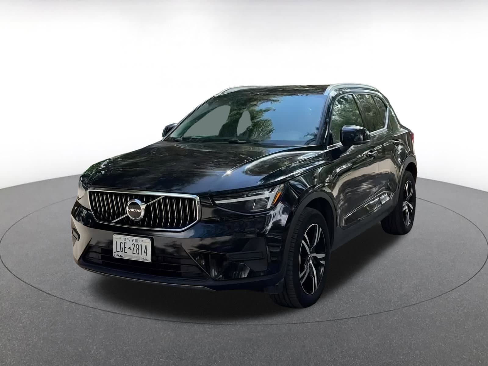 Thumbnail: 2024 Volvo XC40 - 7