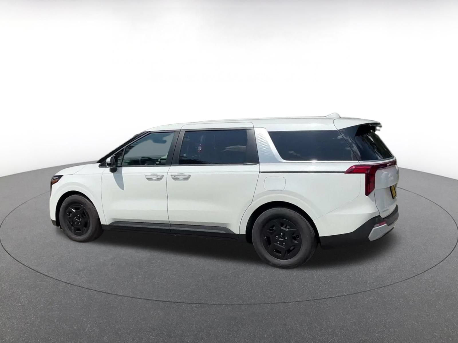 Thumbnail: 2026 Kia Carnival - 10