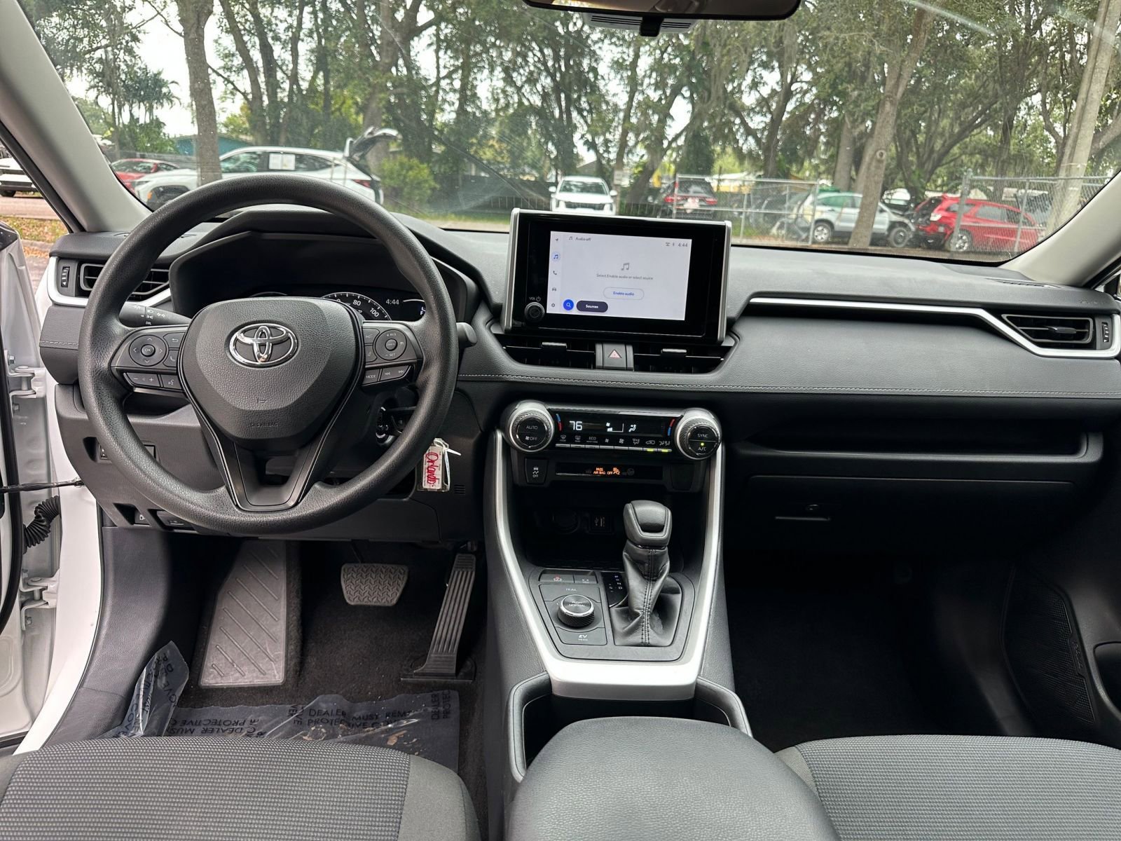 Thumbnail: 2025 Toyota RAV4 - 27