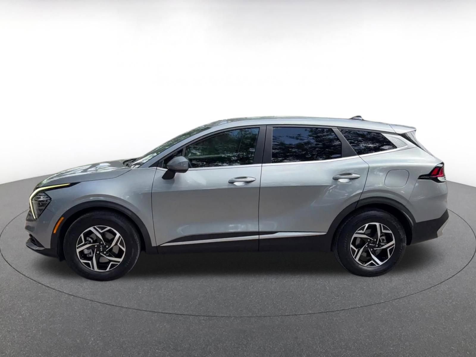 Thumbnail: 2025 Kia Sportage - 9