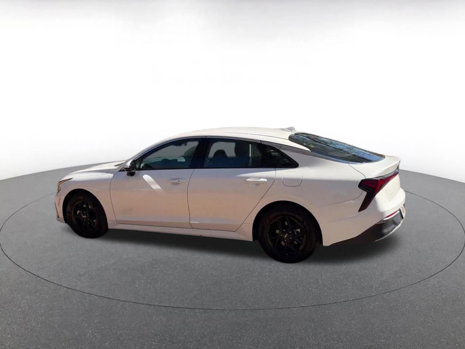 Thumbnail: 2025 Kia K5 - 10