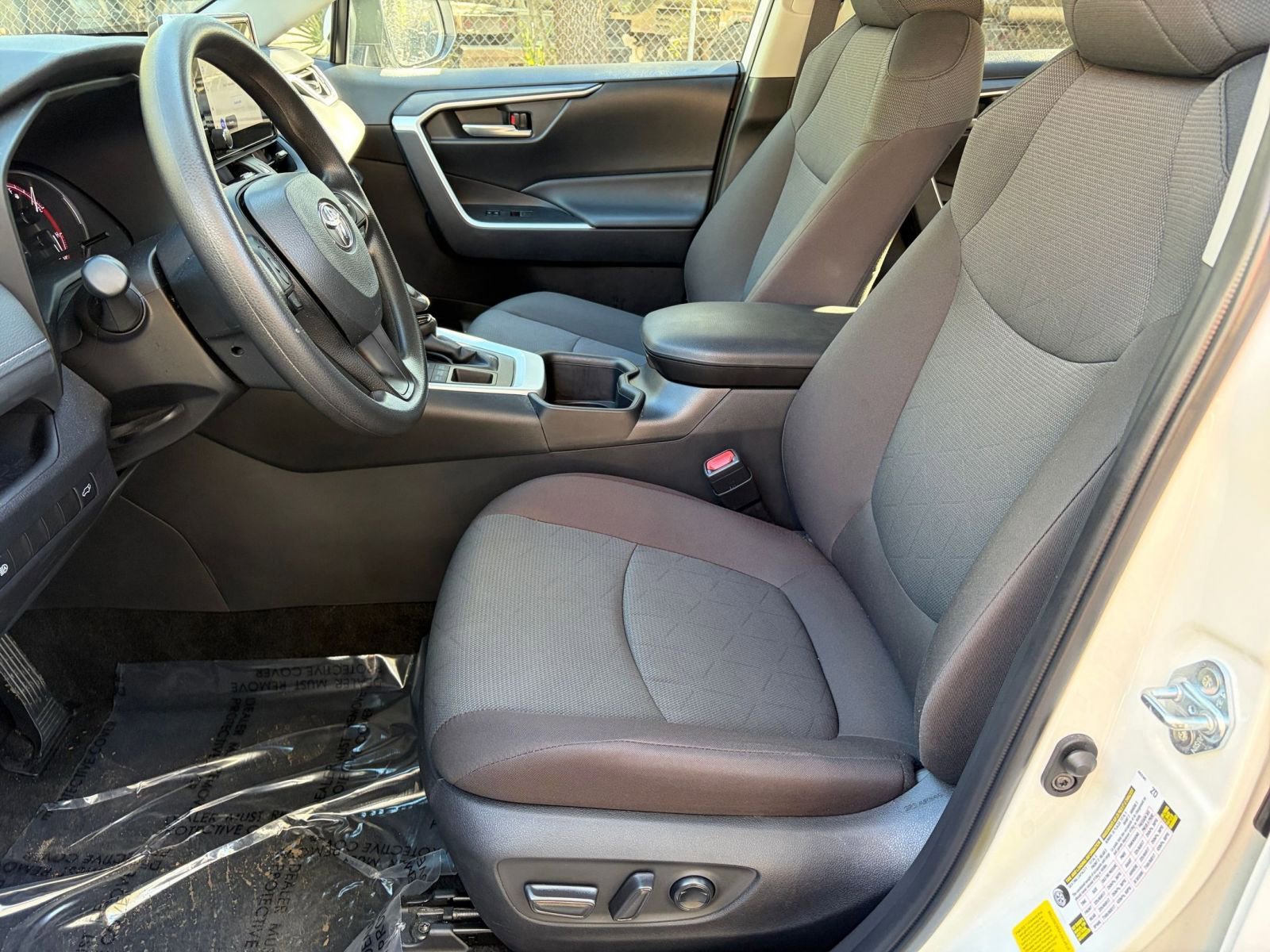 Thumbnail: 2025 Toyota RAV4 - 22