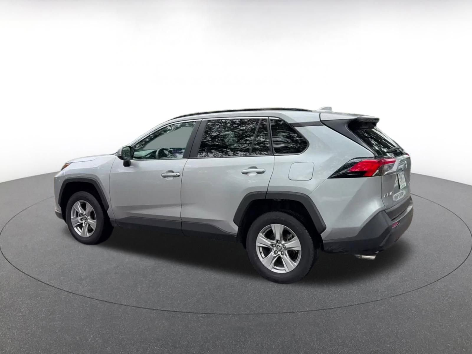 Thumbnail: 2025 Toyota RAV4 - 10