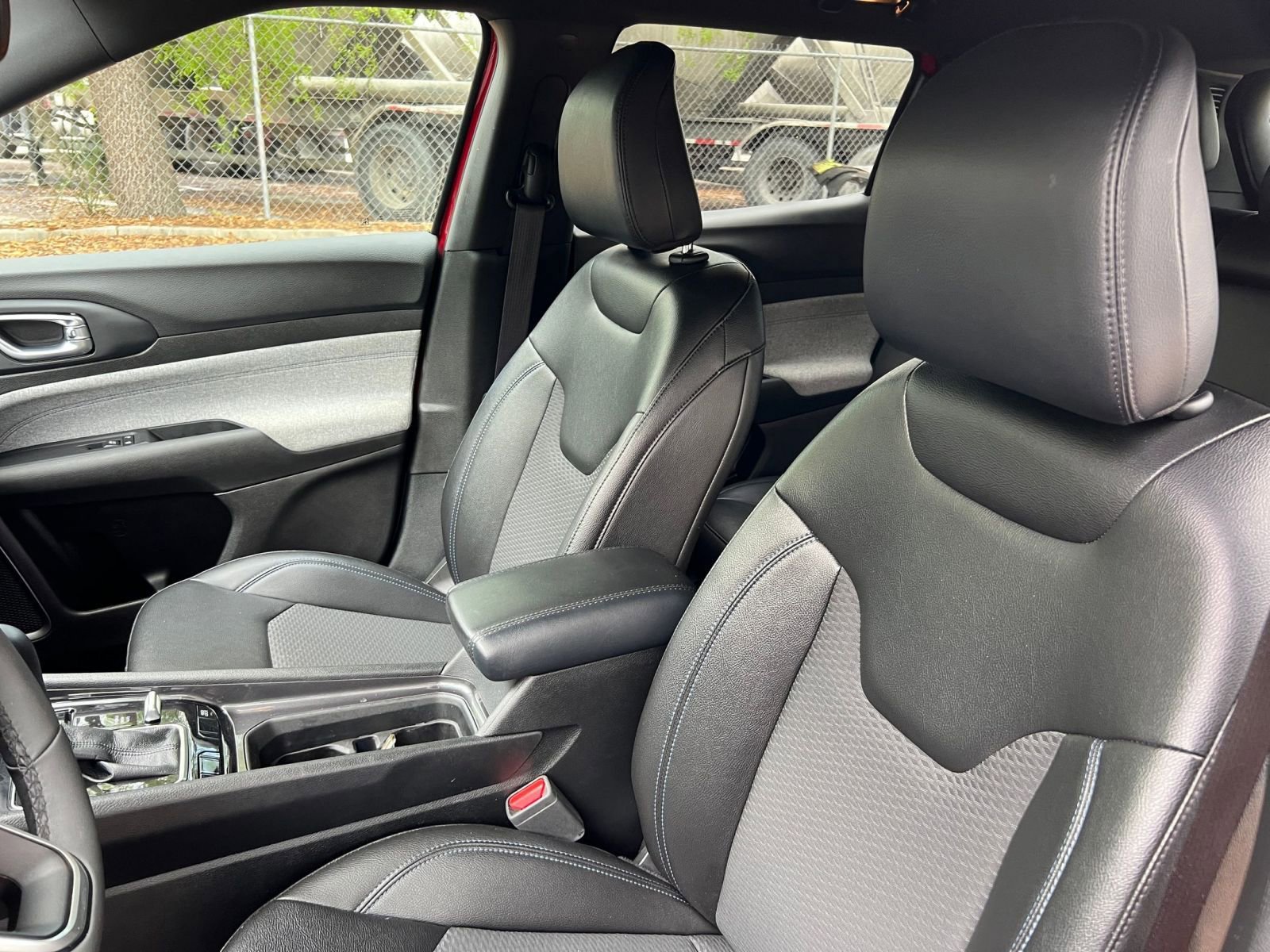 Thumbnail: 2025 Jeep Compass - 32