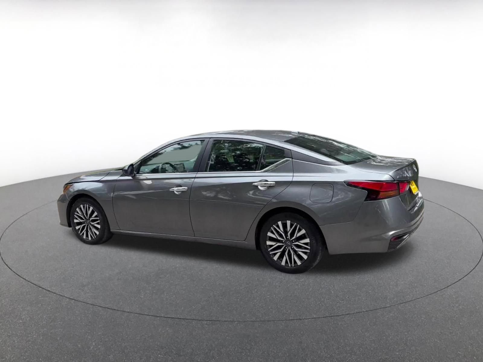 Thumbnail: 2025 Nissan Altima - 10