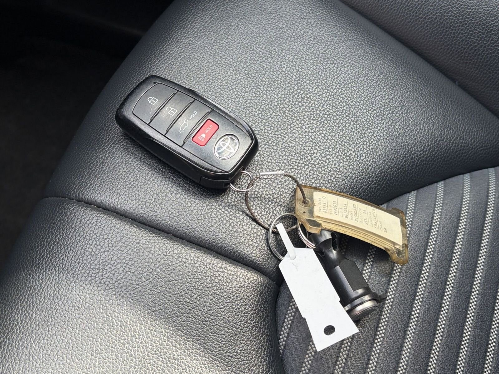 Thumbnail: 2024 Toyota Highlander - 21