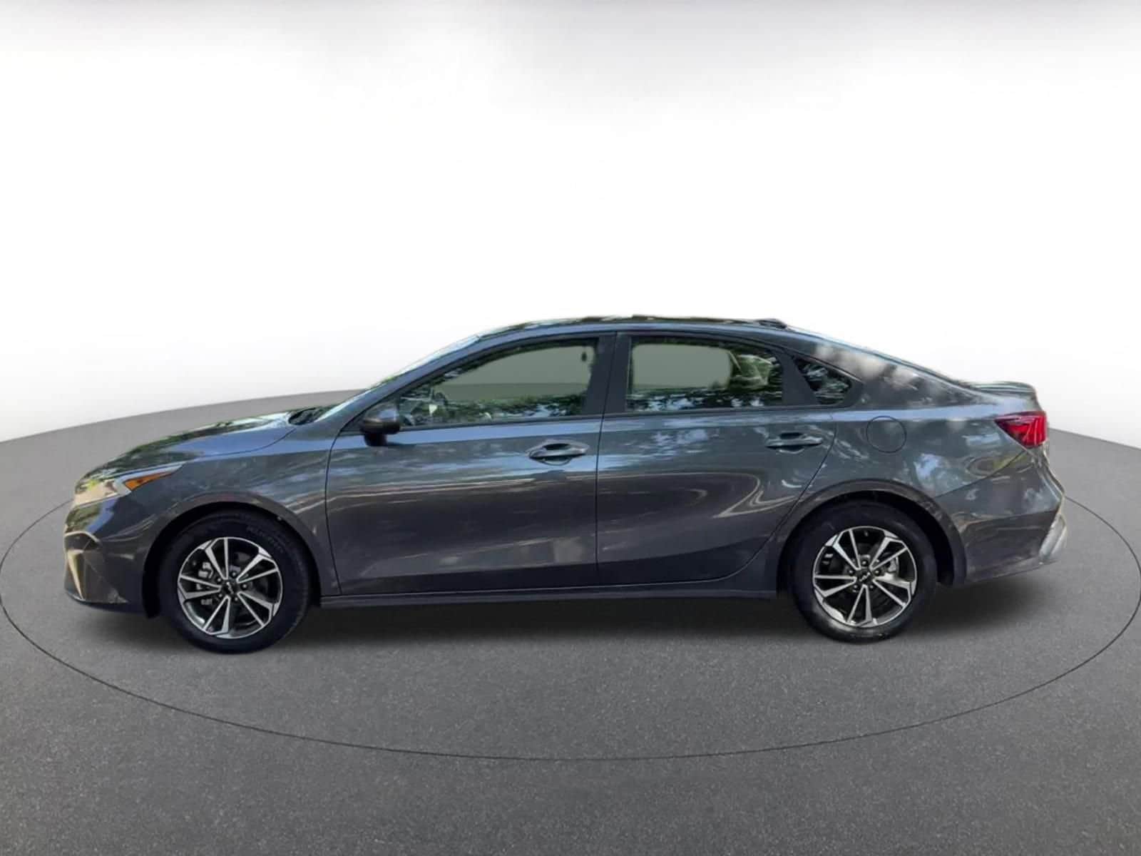 Thumbnail: 2024 Kia Forte - 9