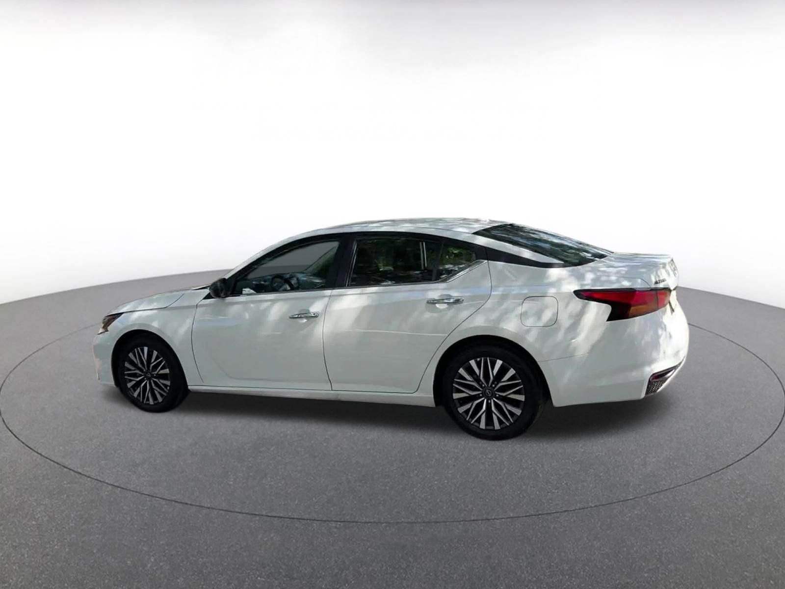 Thumbnail: 2025 Nissan Altima - 10