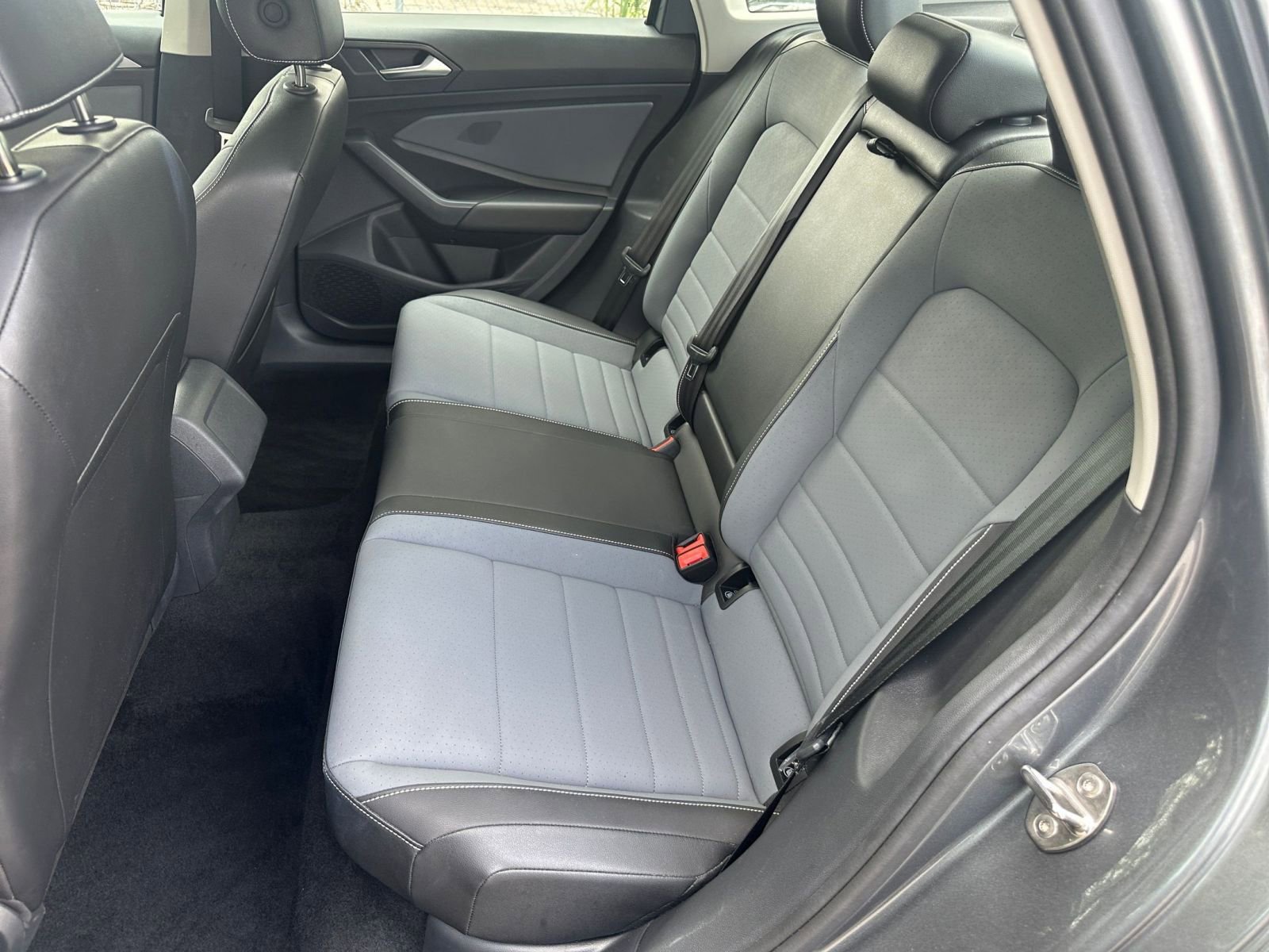 Thumbnail: 2025 Volkswagen Jetta - 31