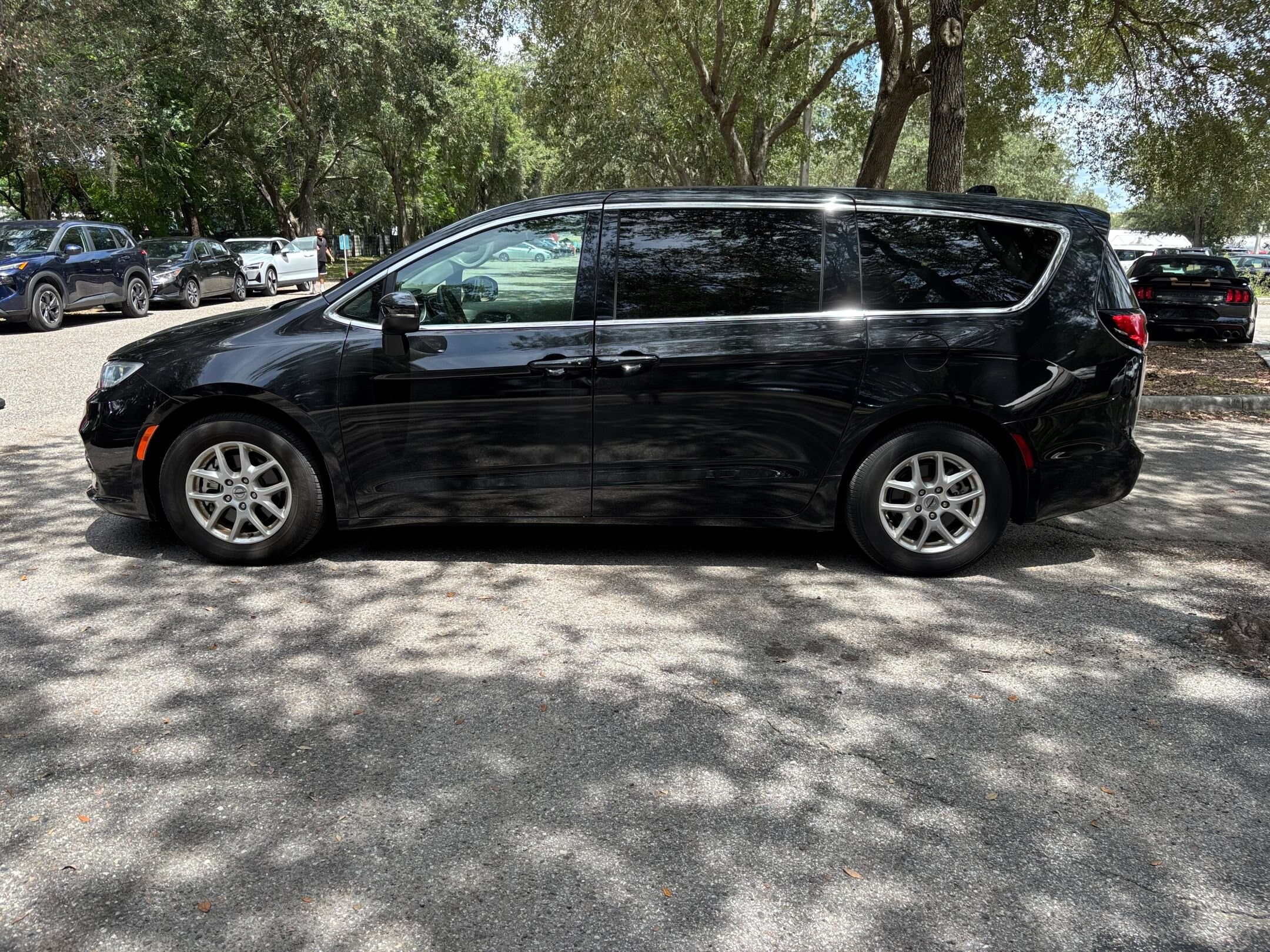 Thumbnail: 2023 Chrysler Pacifica - 18