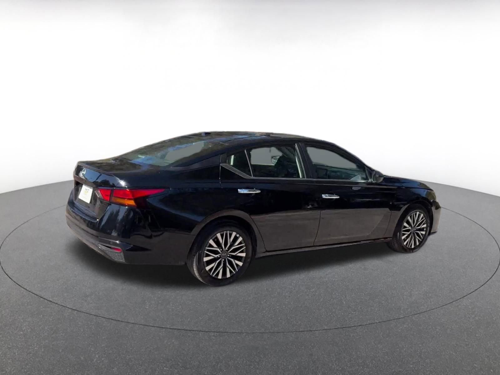 Thumbnail: 2025 Nissan Altima - 14