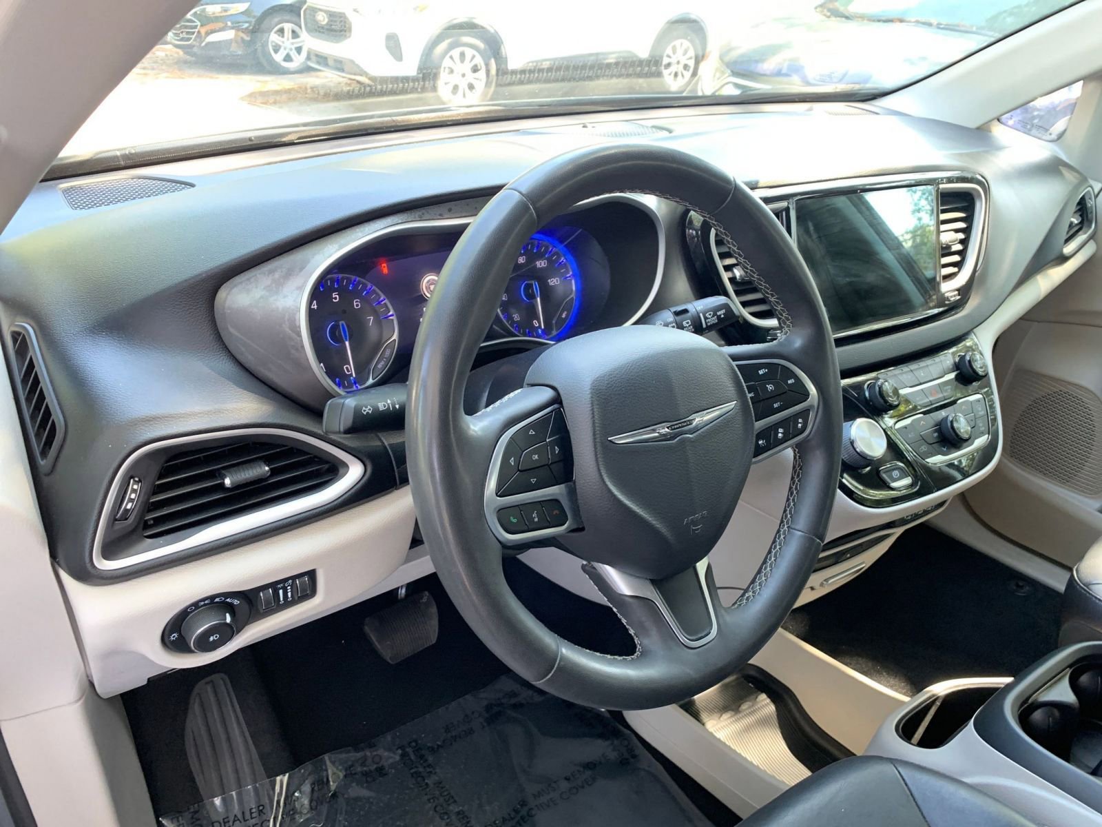 Thumbnail: 2022 Chrysler Pacifica - 28