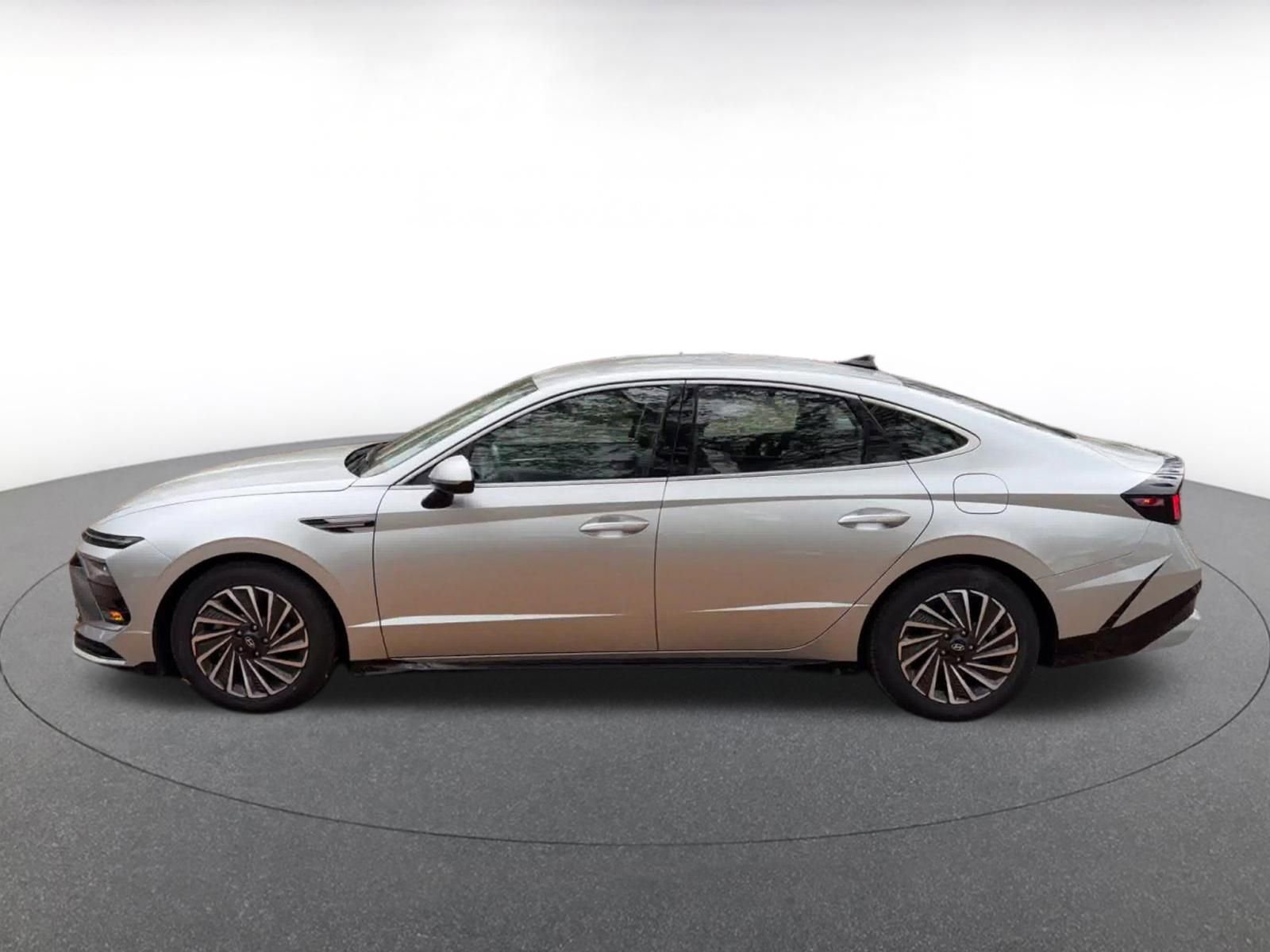 Thumbnail: 2025 Hyundai Sonata - 9