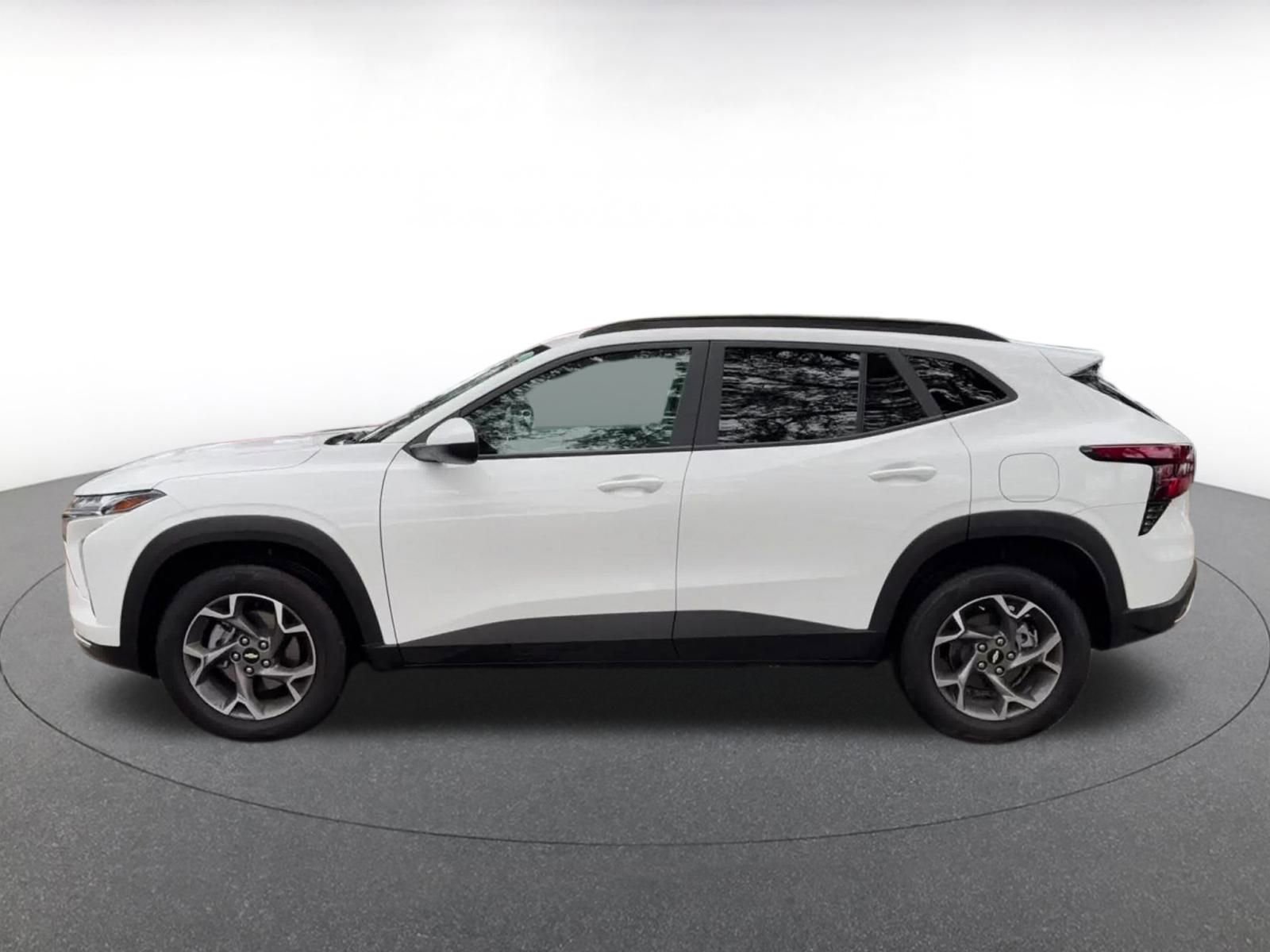 Thumbnail: 2025 Chevrolet Trax - 9