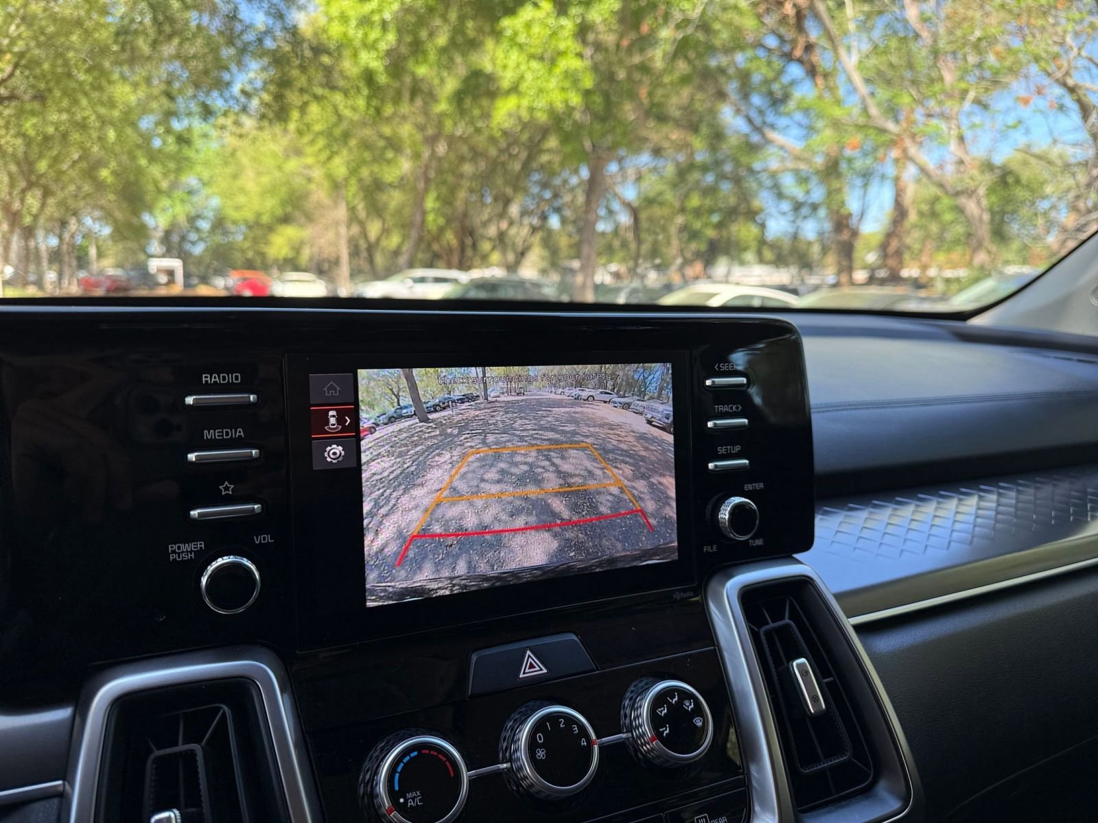 Thumbnail: 2023 Kia Sorento - 21