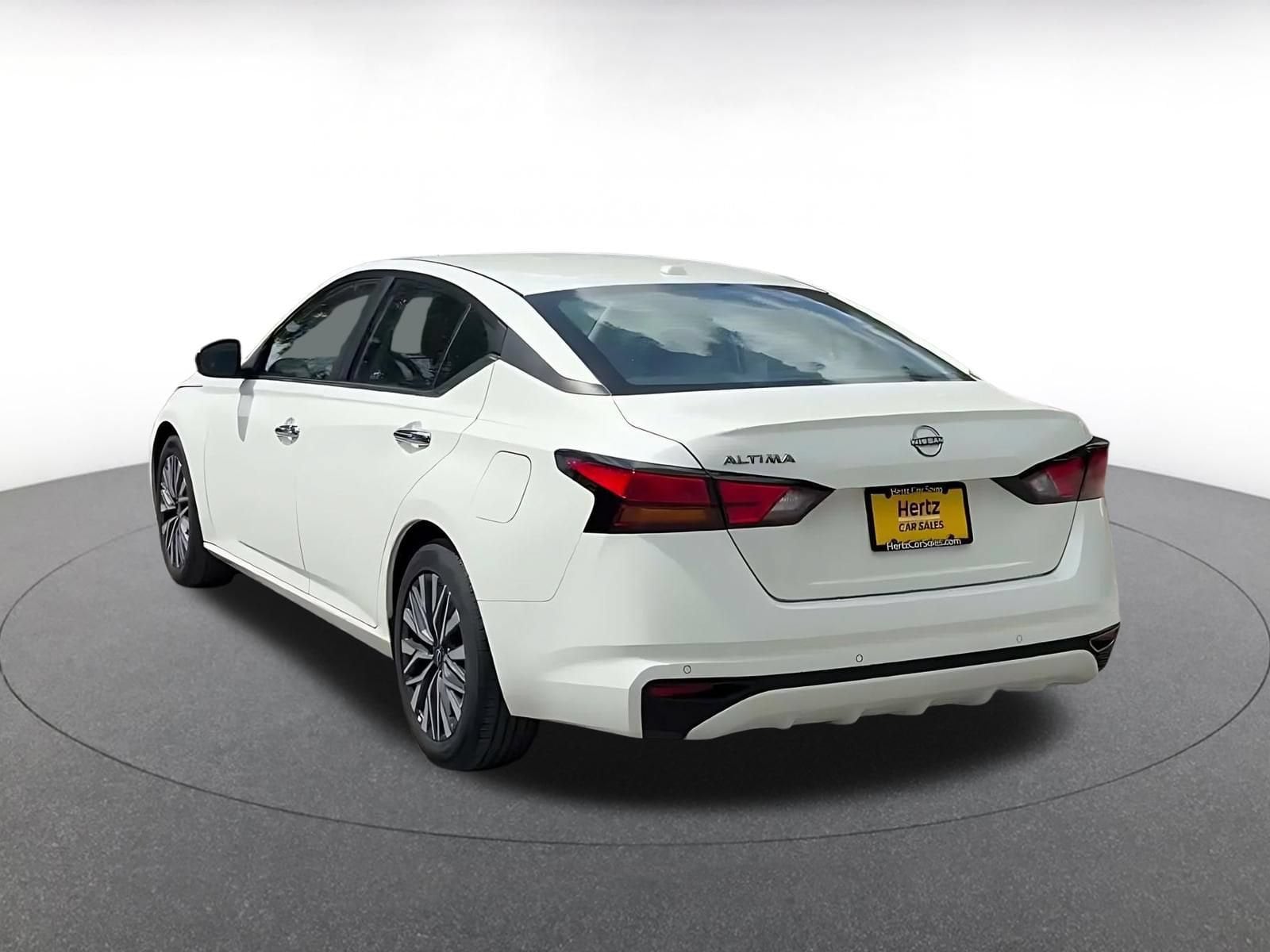 Thumbnail: 2025 Nissan Altima - 10