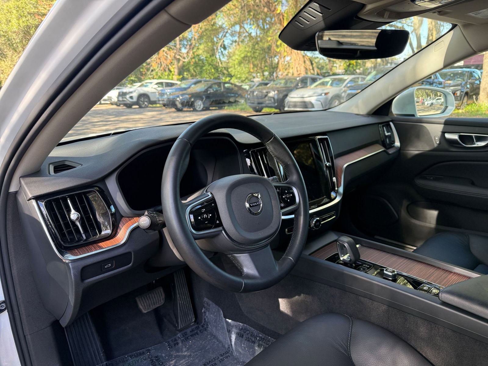 Thumbnail: 2025 Volvo S60 - 29