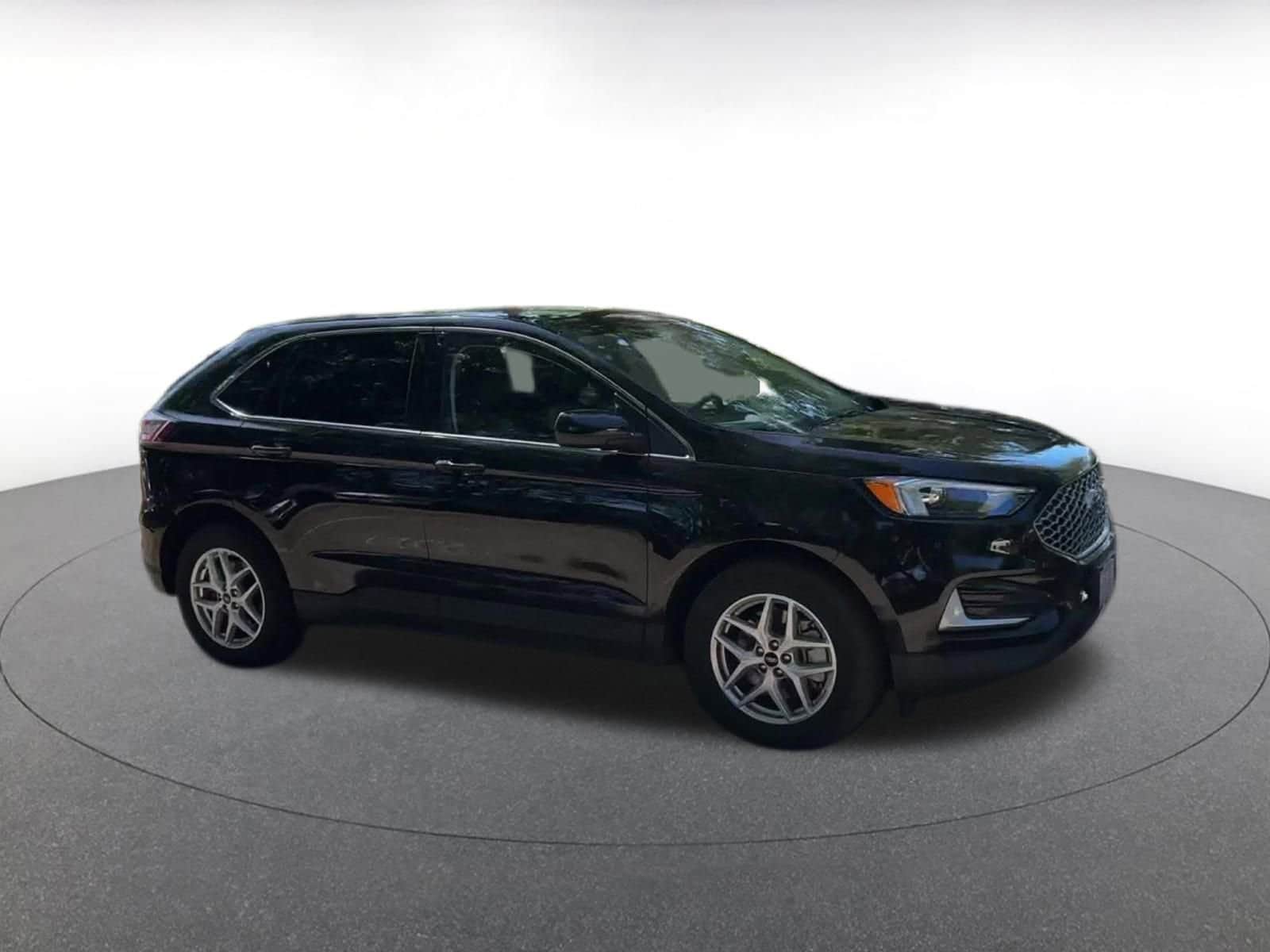 Image 2 of 2023 Ford Edge SUV