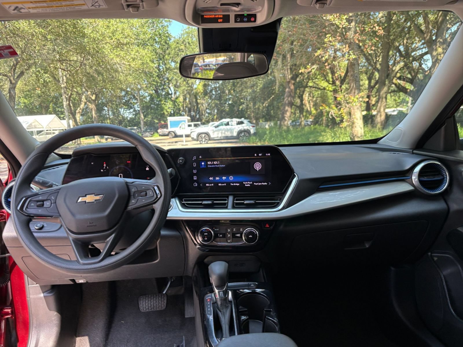 Thumbnail: 2025 Chevrolet Trax - 32
