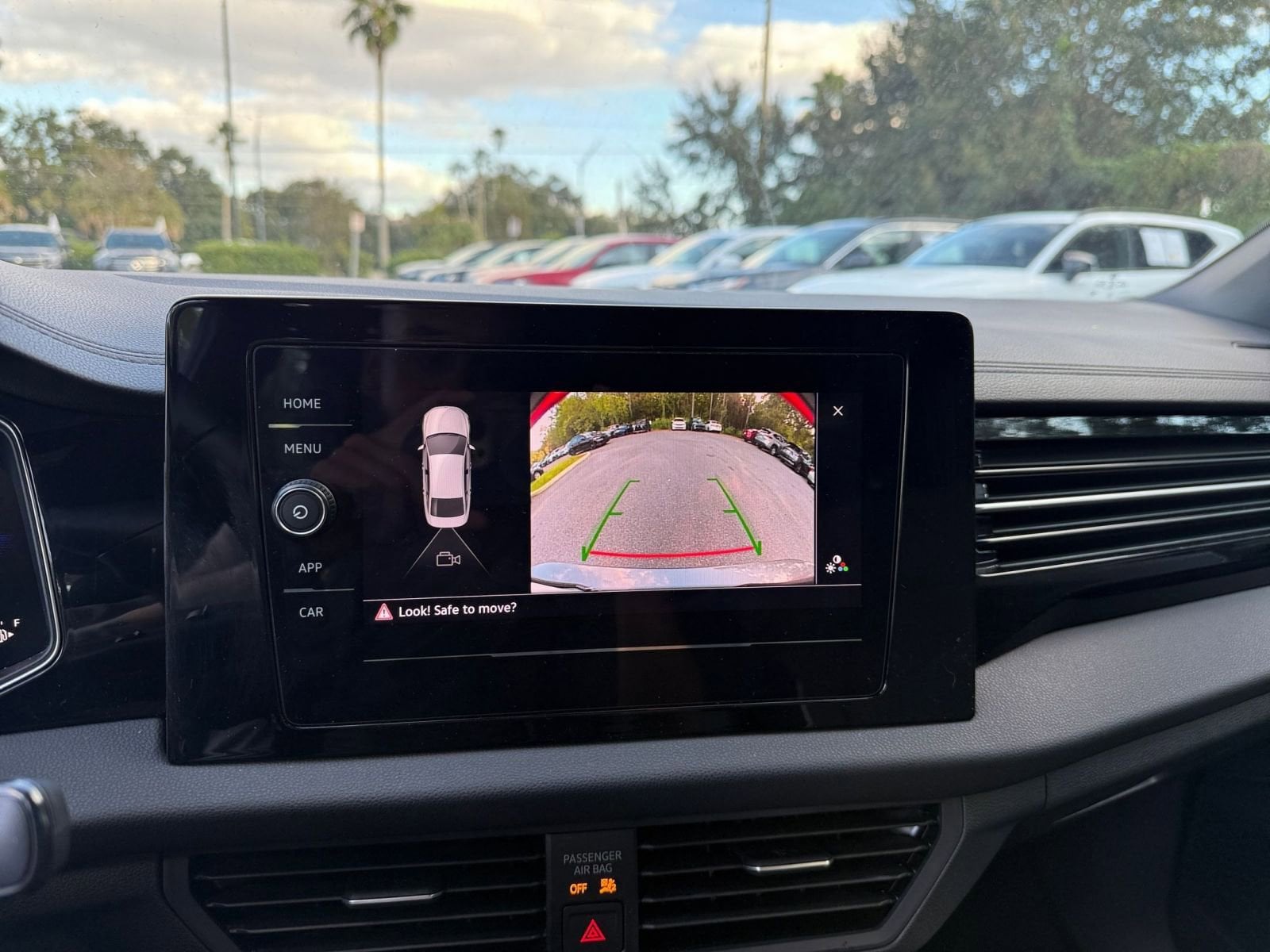 Thumbnail: 2025 Volkswagen Jetta - 17