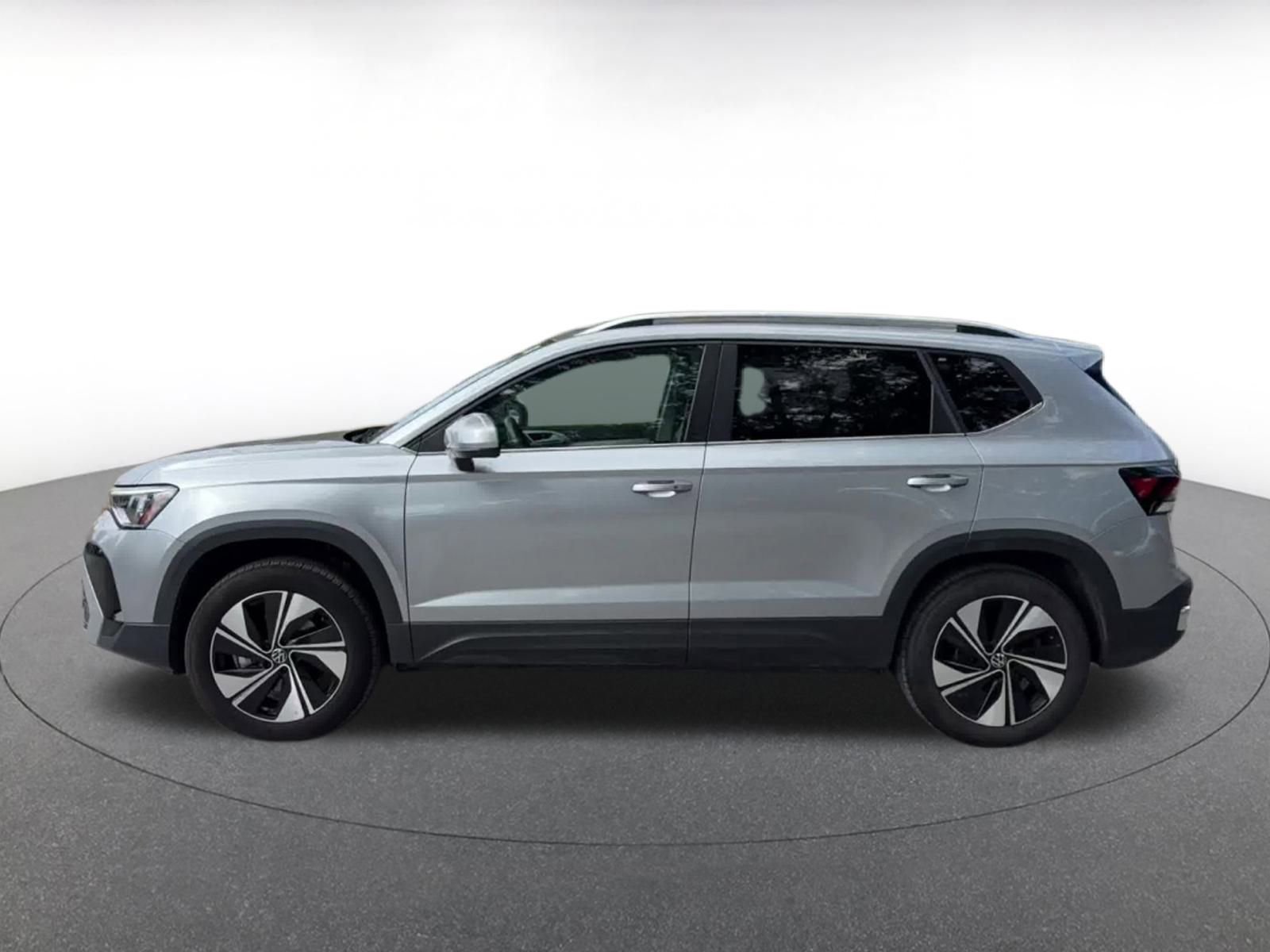 Thumbnail: 2025 Volkswagen Taos - 11