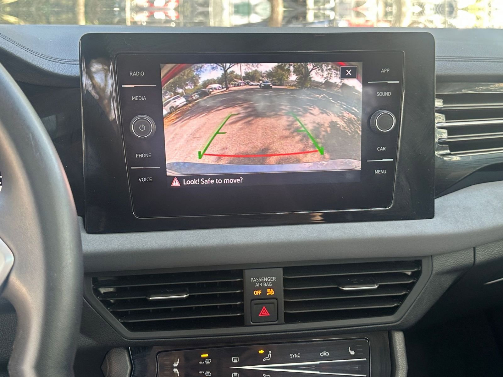 Thumbnail: 2025 Volkswagen Jetta - 17