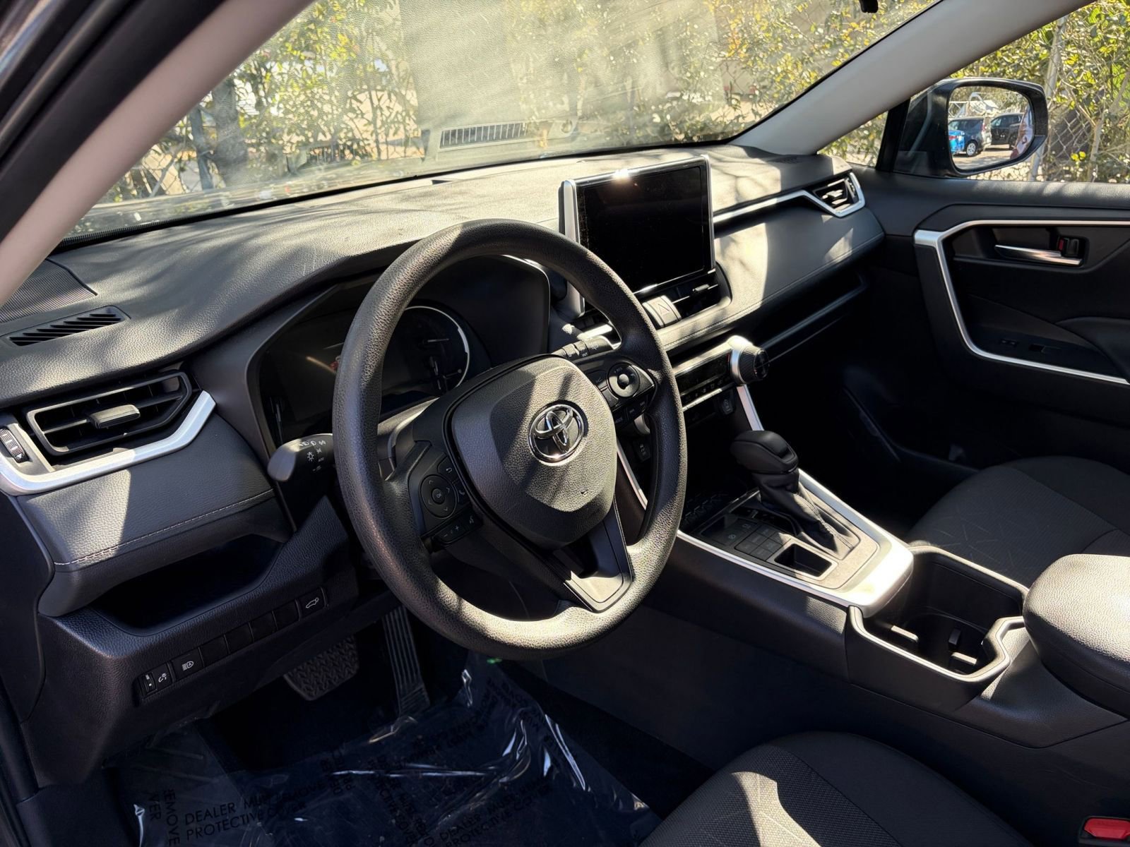 Thumbnail: 2025 Toyota RAV4 - 32