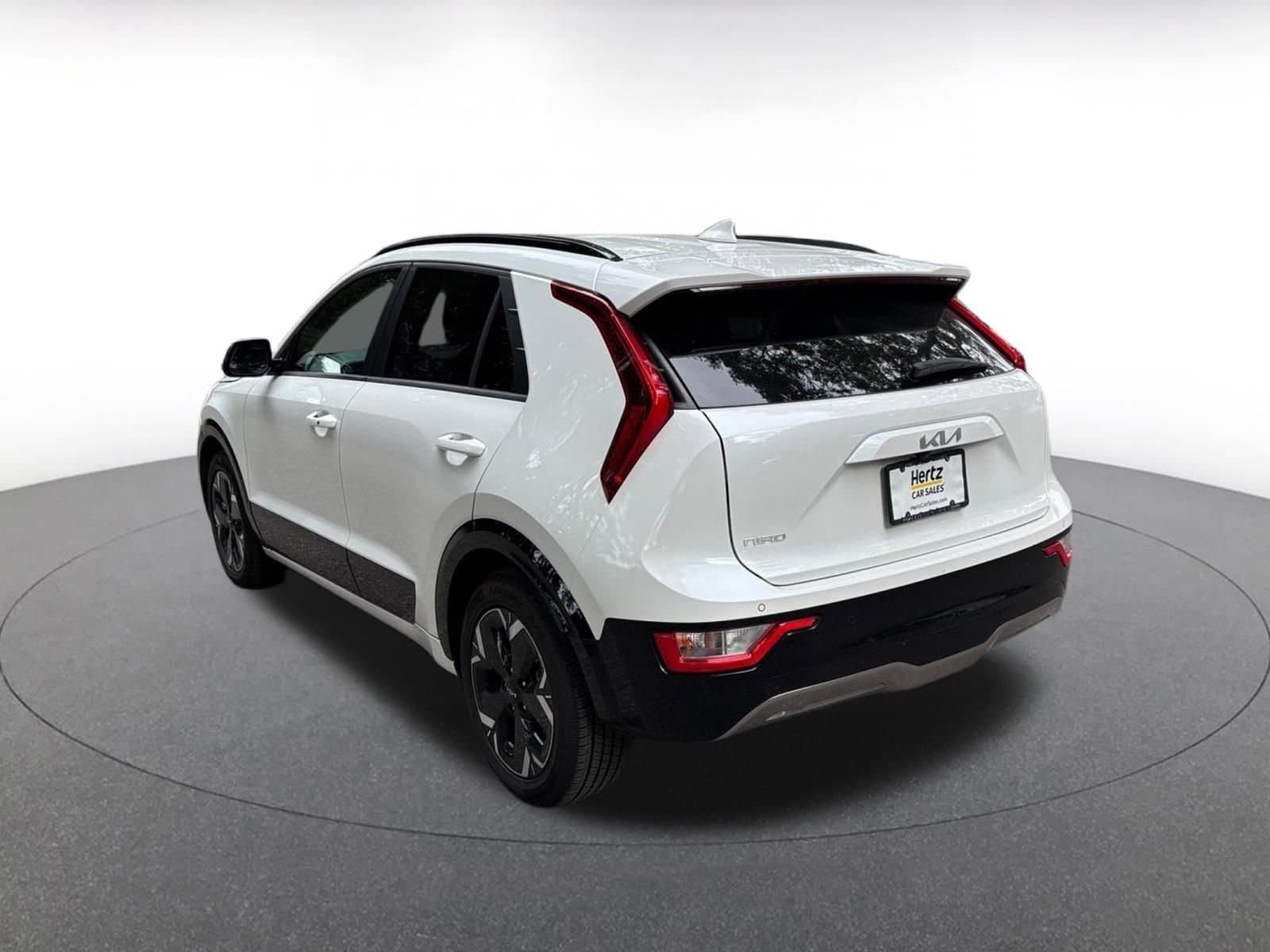 Thumbnail: 2024 Kia Niro - 5